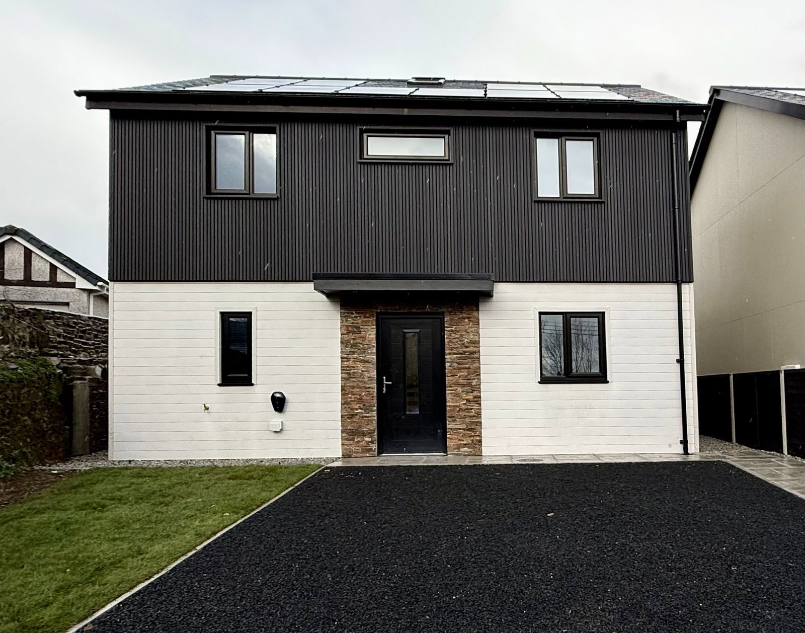 Semi Detached House in Par