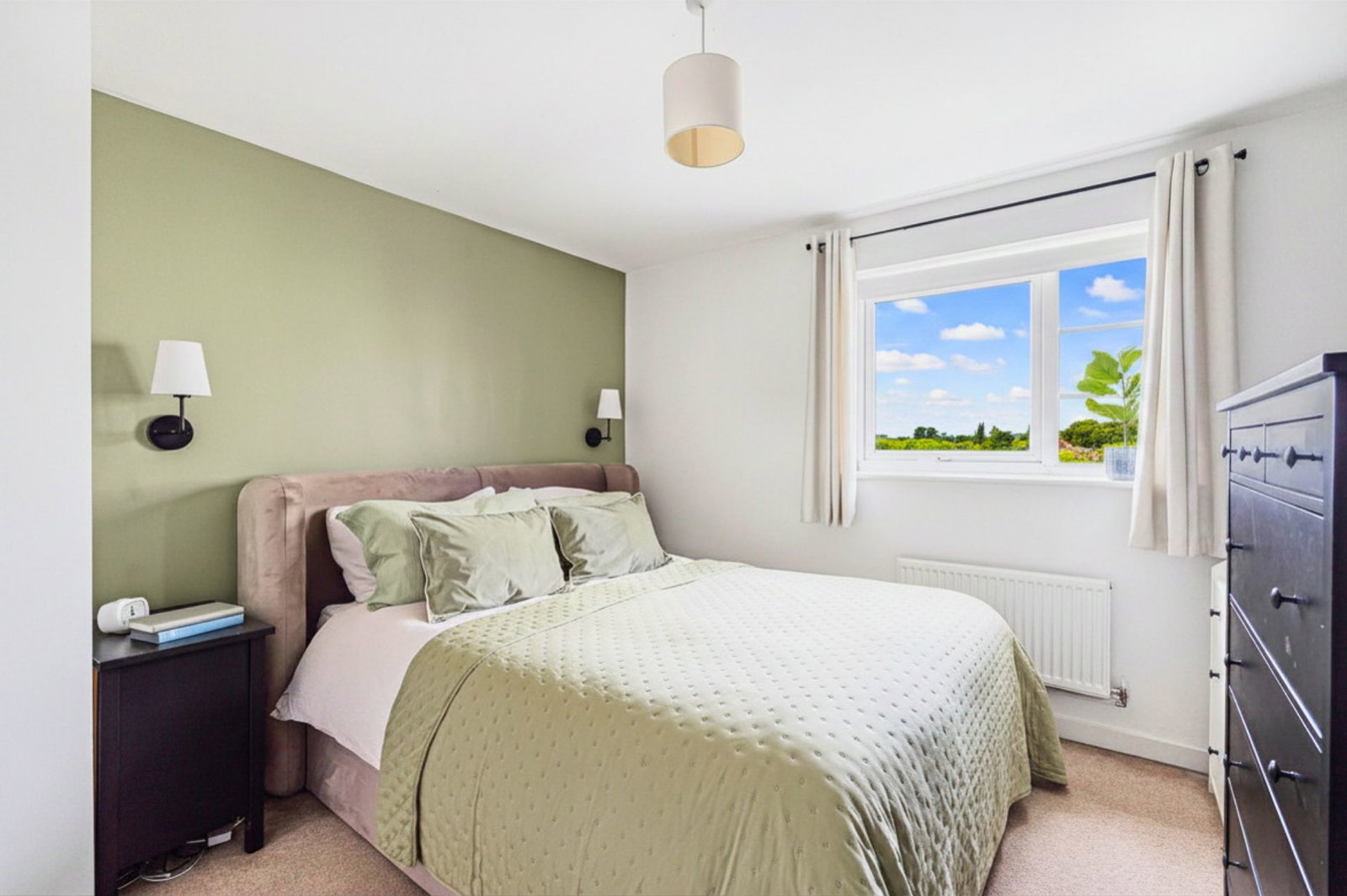 Apartment for sale in Cheltenham, Ledbury Court, Cheltenham, GL52, 710 m²