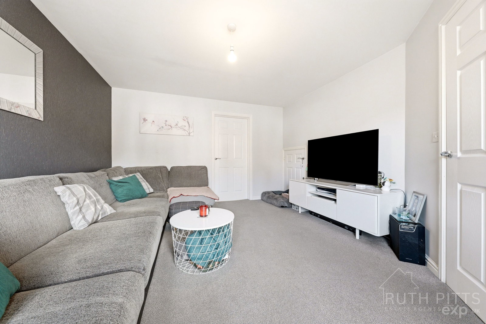 Semi Detached House in Pontefract