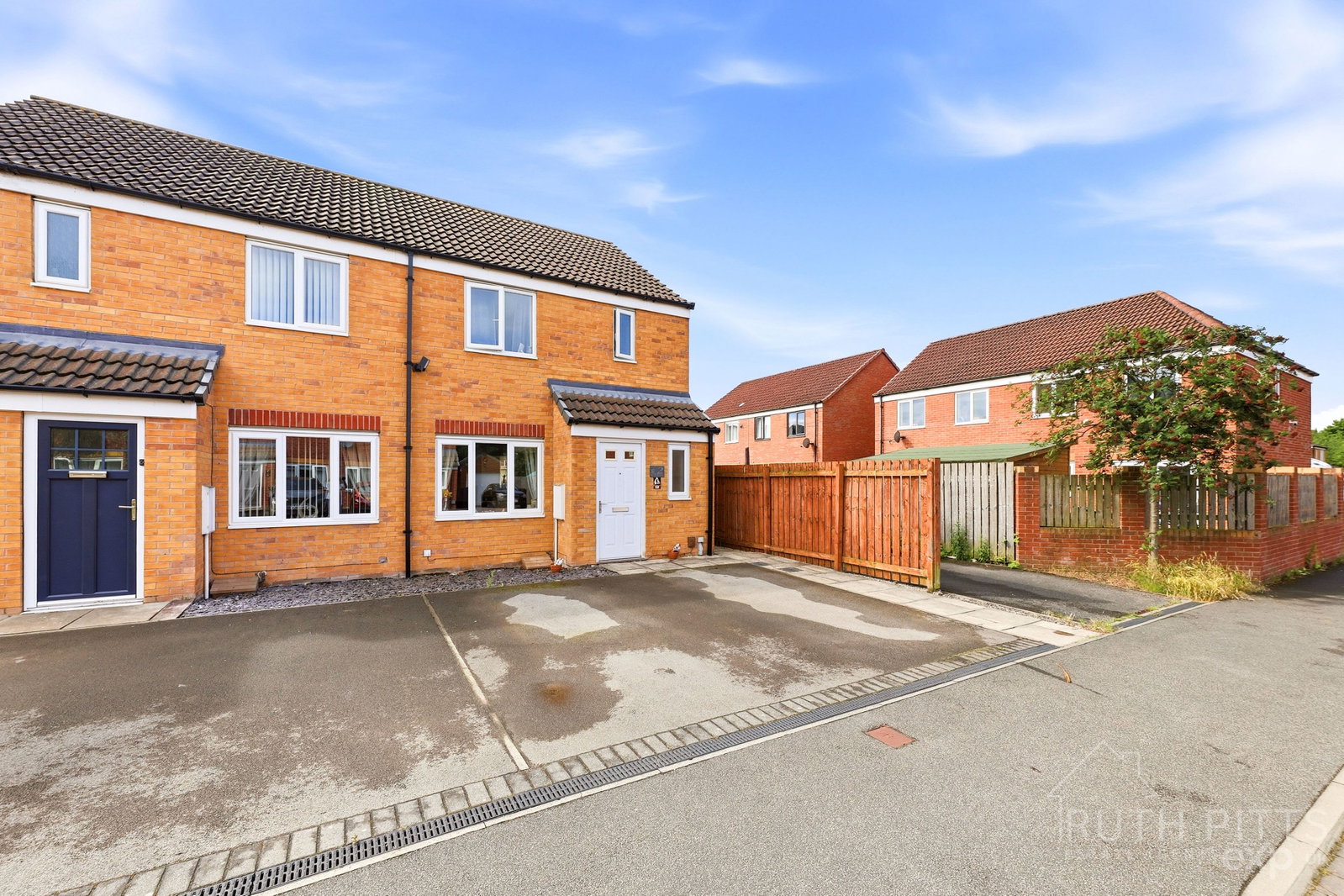 Semi Detached House in Pontefract