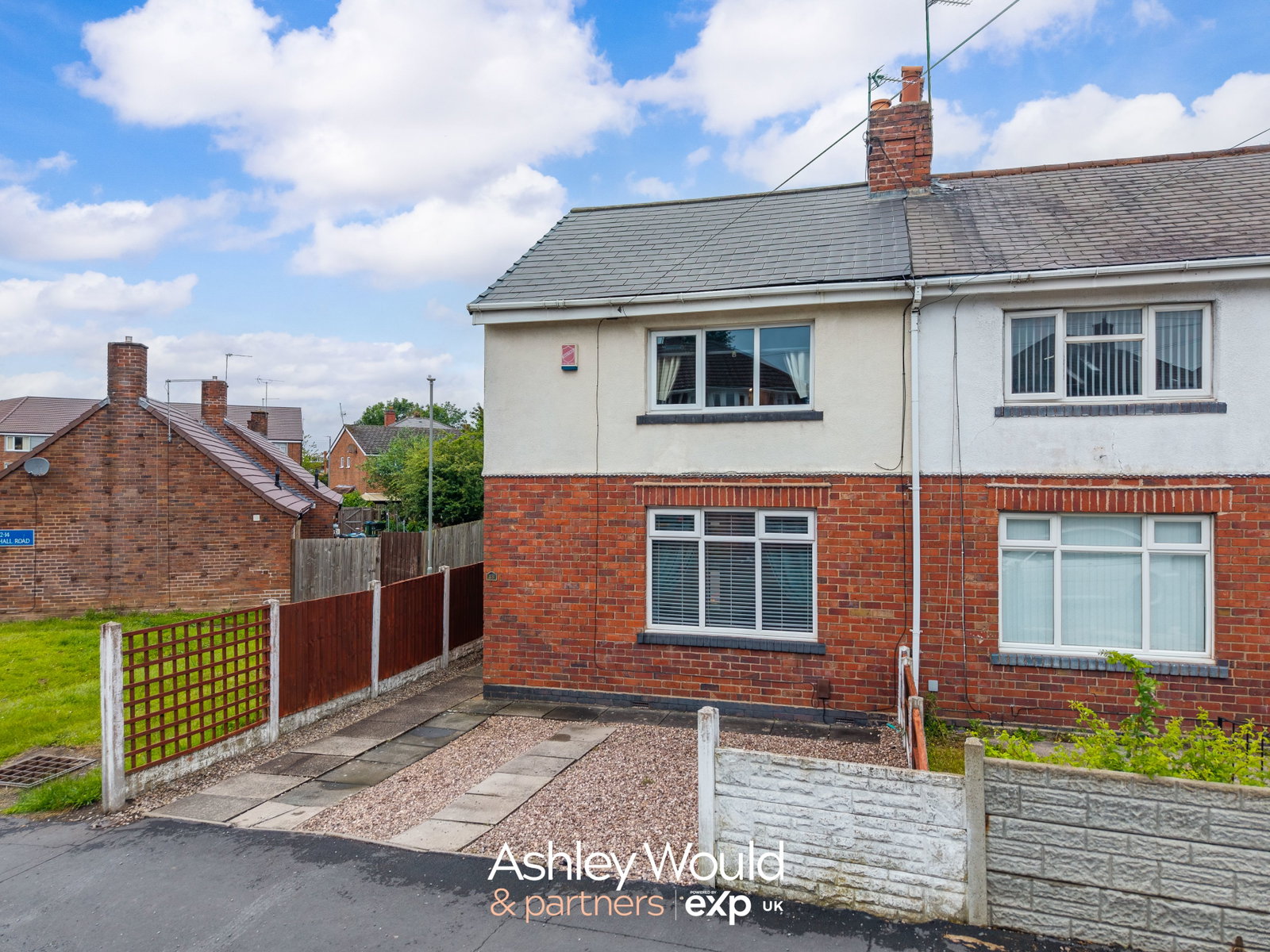 Semi Detached House in Oldbury
