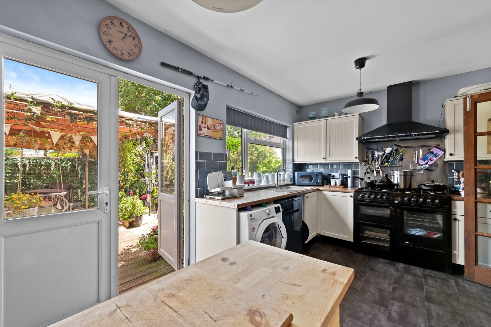 Semi Detached House in South Croydon