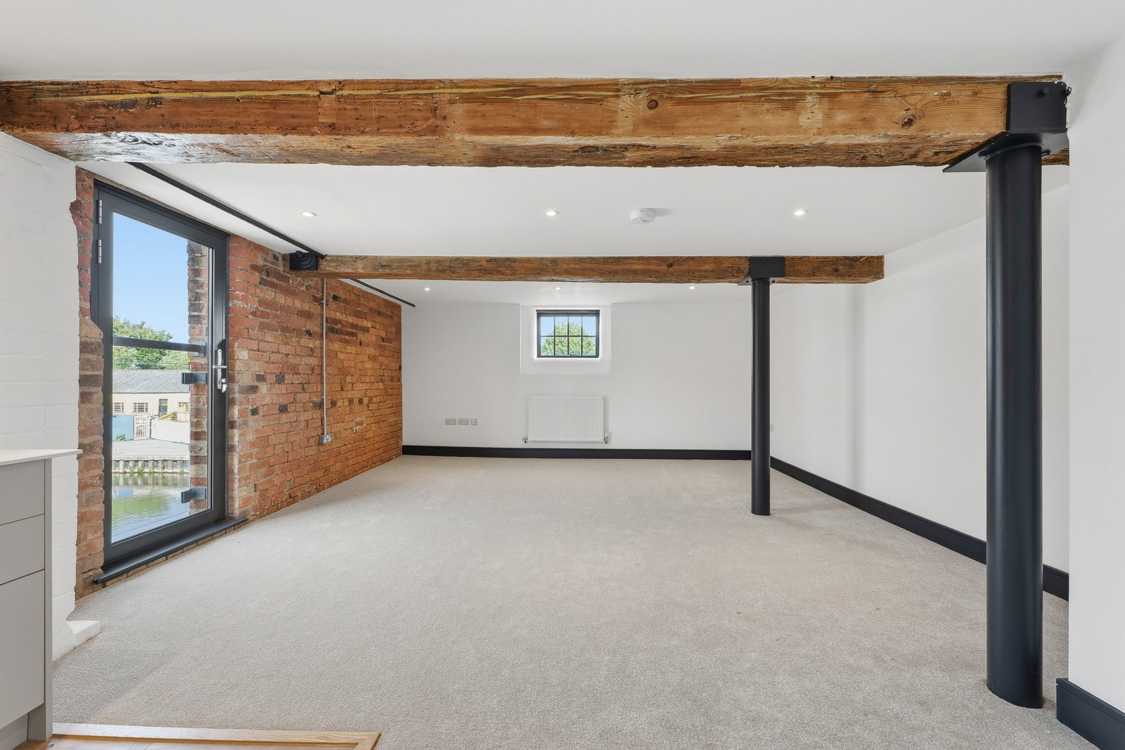 Apartment in Newark