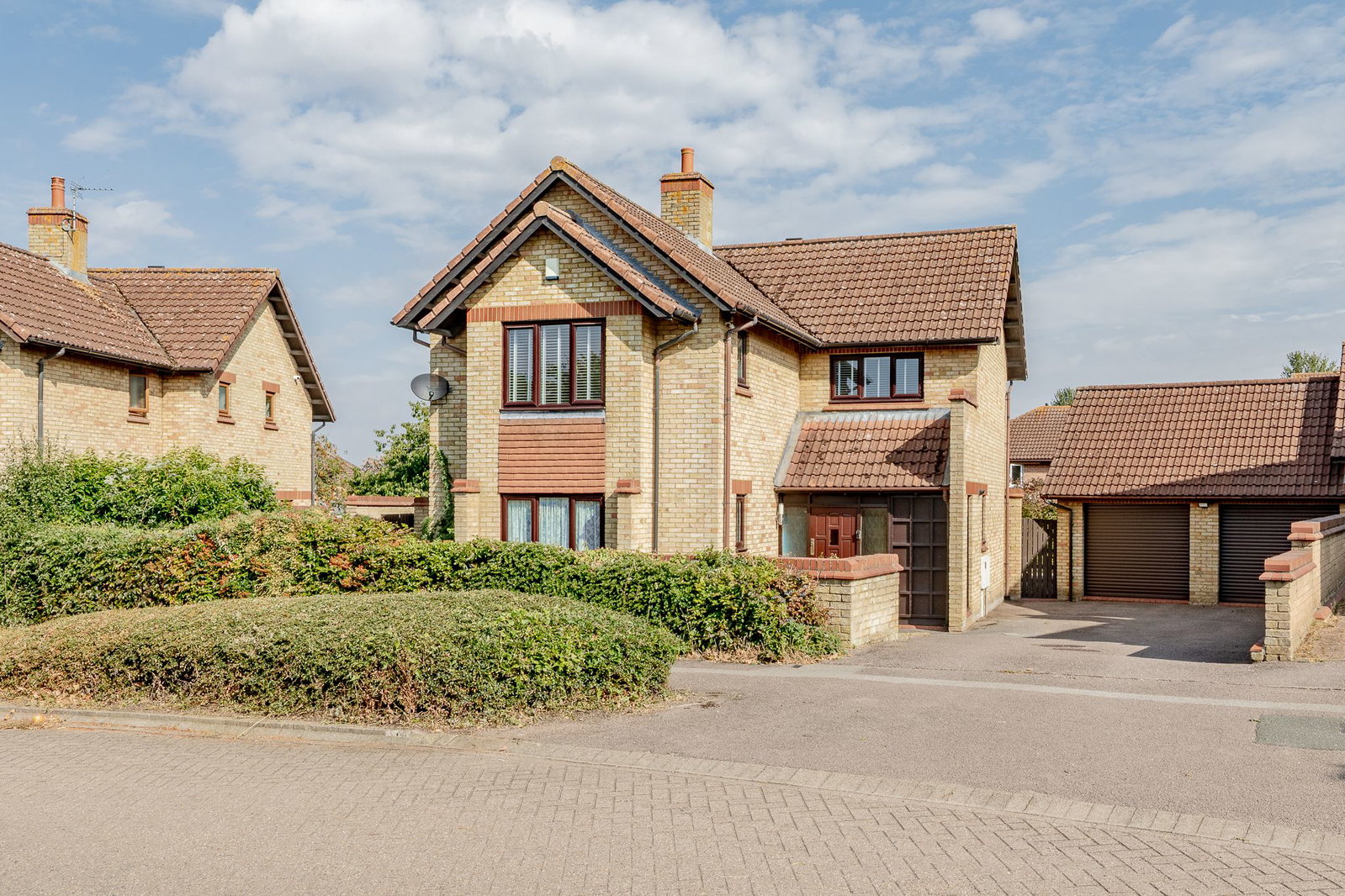 Detached House for sale in Milton Keynes, Fortescue Drive, Shenley Church End, Milton Keynes, MK5 6AU