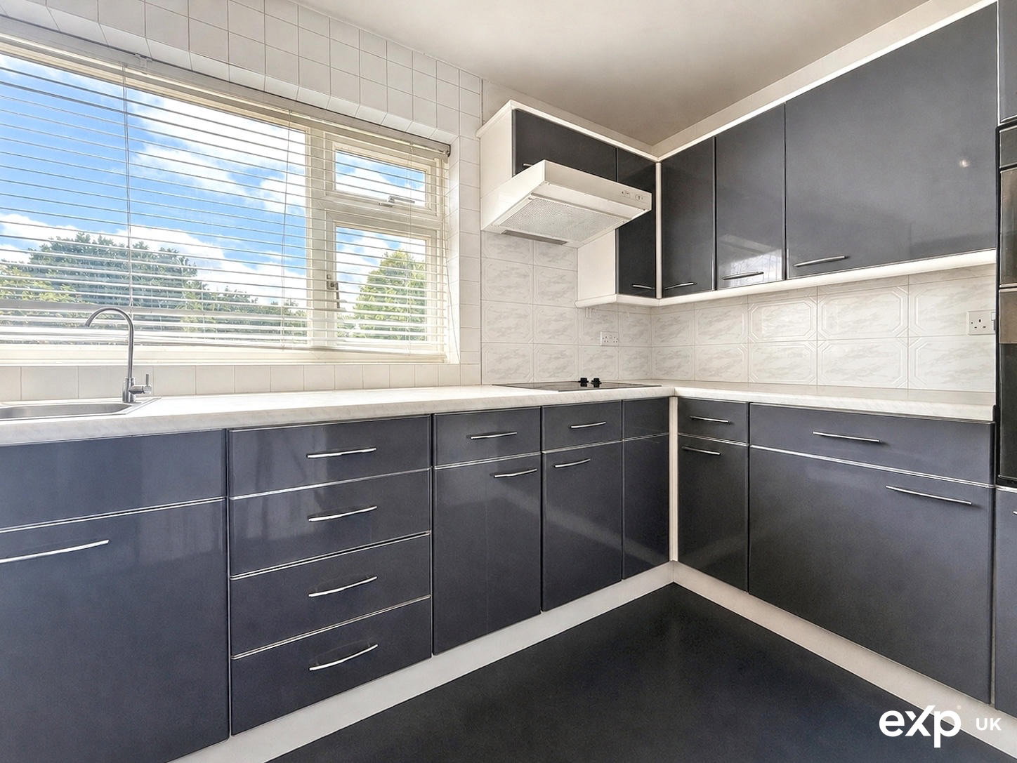 Detached House in Luton
