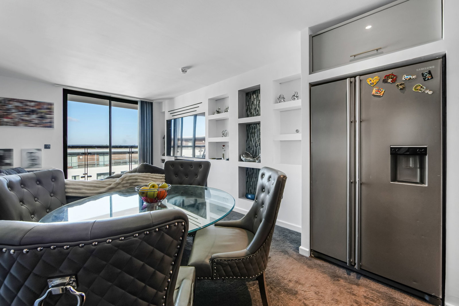 Flat for sale in Romford, Mercury Gardens, Romford, RM1 3HS, 753 m²