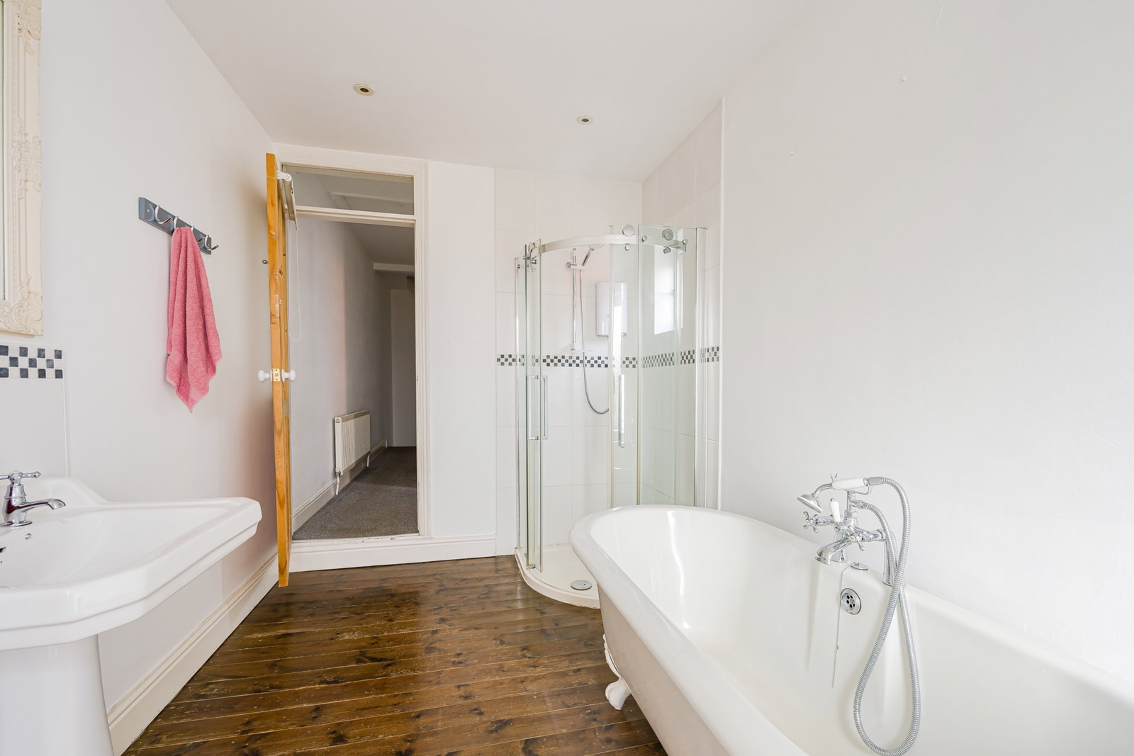 Terraced House for sale in Grantham, Huntingtower Road in Grantham, 989 m²