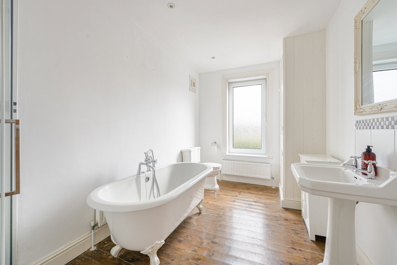 Terraced House for sale in Grantham, Huntingtower Road in Grantham, 989 m²