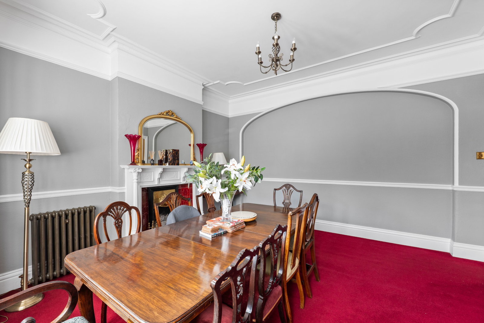 Semi Detached House in South Croydon 5
