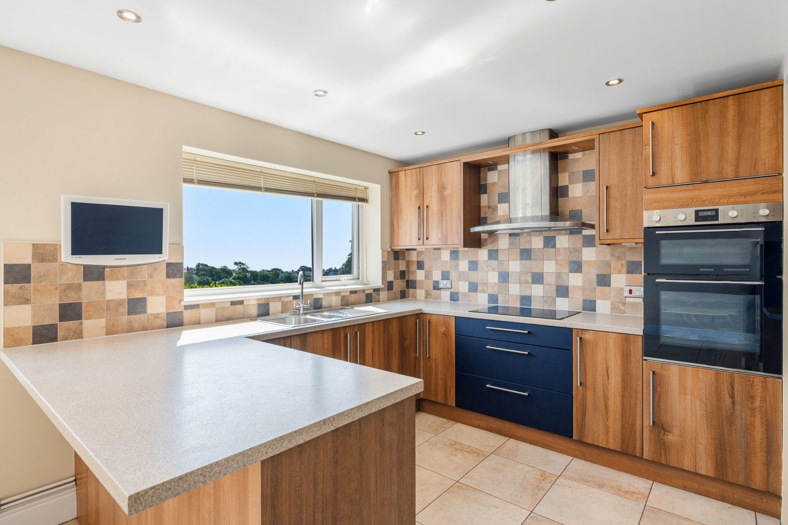 Detached House in Swansea