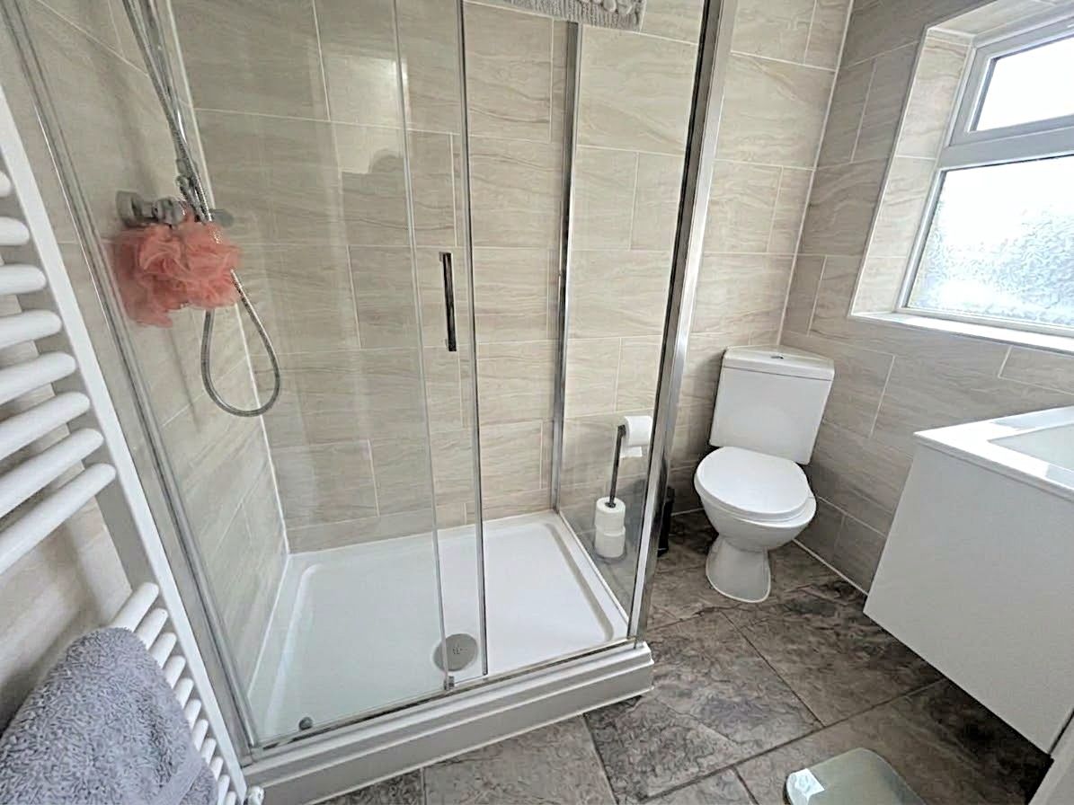 Terraced House for sale in Swadlincote, Station Road, Woodville, Swadlincote, DE11 7DX