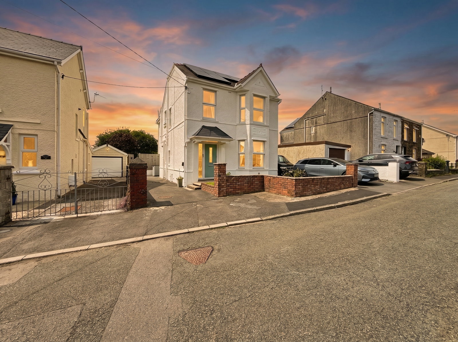Detached House in Swansea