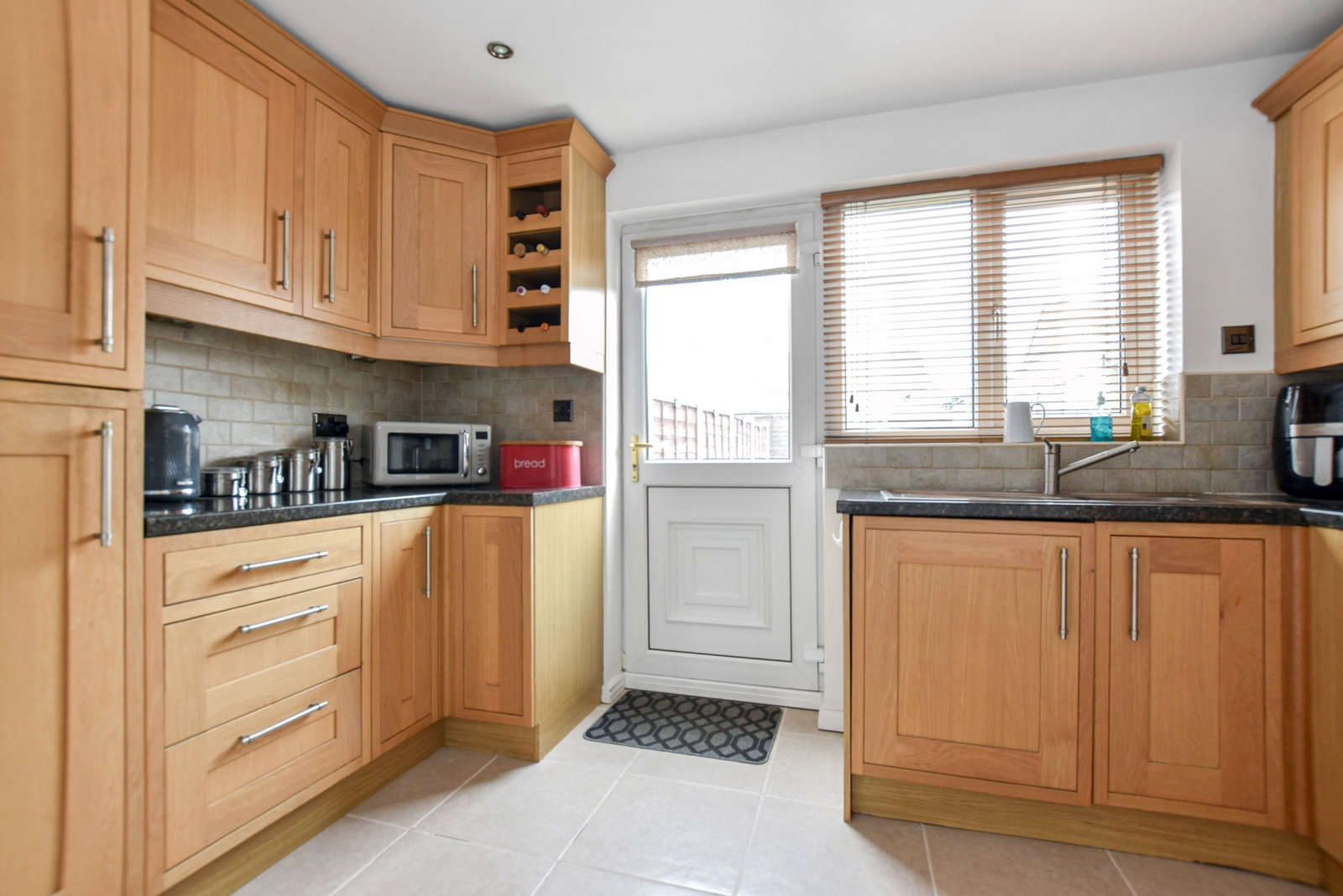 Semi Detached House for sale in Wakefield, Keats Grove, STANLEY, Wakefield WF3 4PY, 635 m²