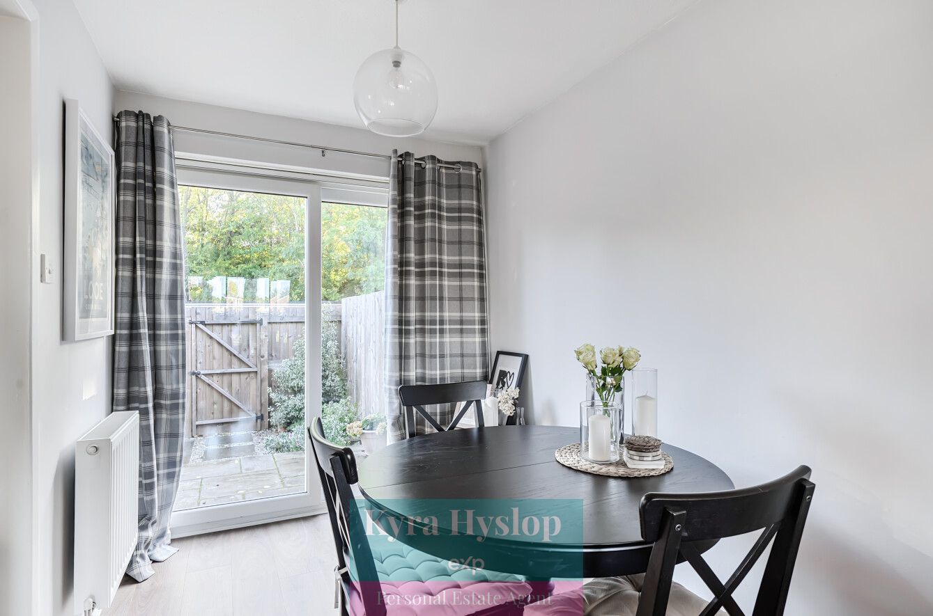 Terraced House for sale in Exeter, Ash Farm Close, Exeter, EX1 3TD, 721 m²