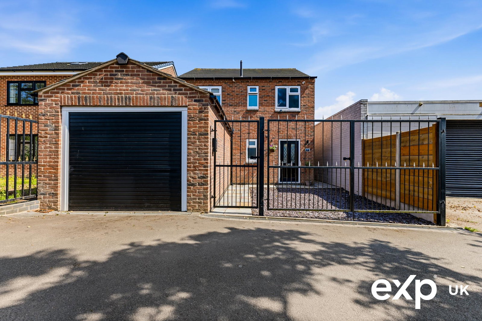 Detached House in Nottingham