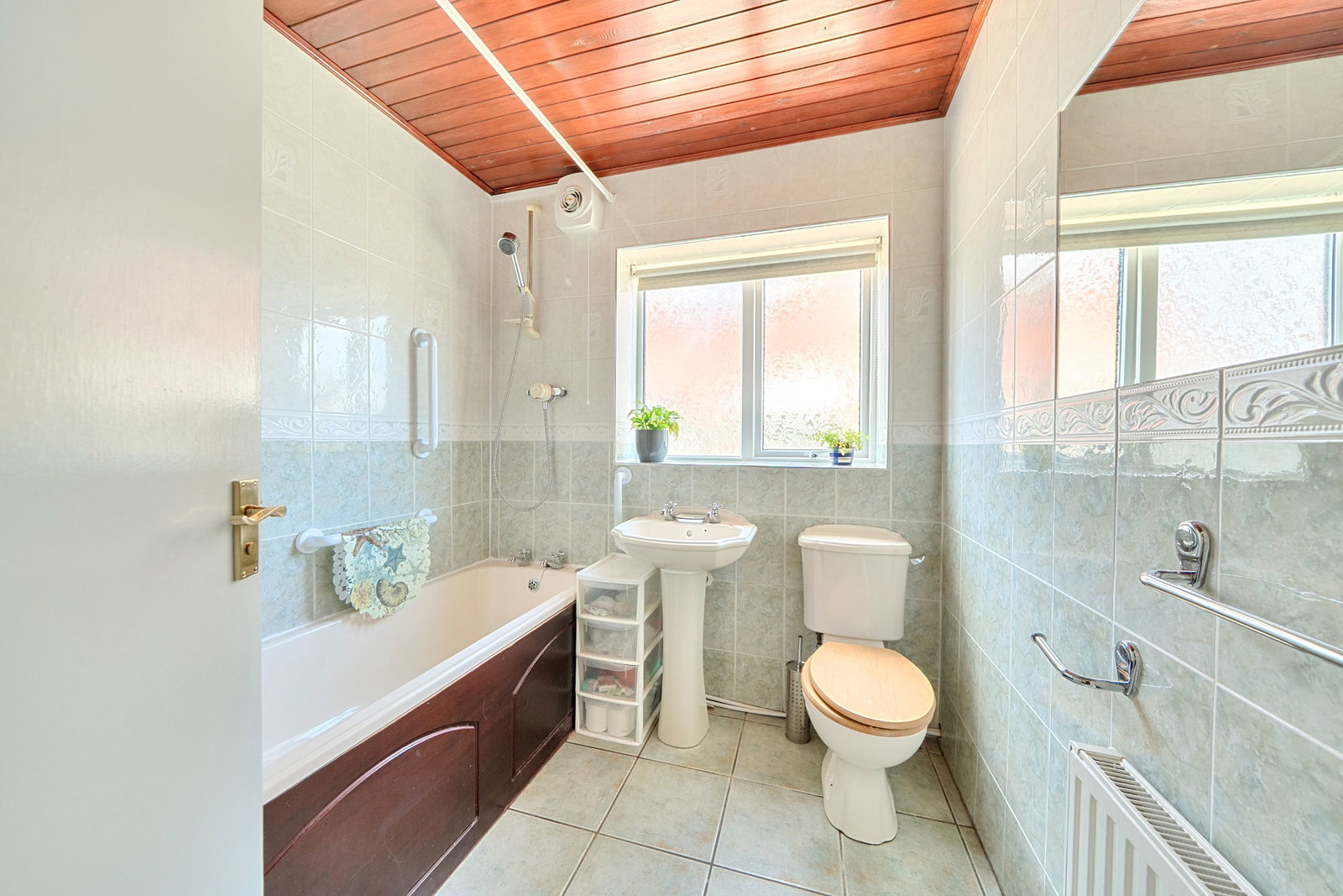 Semi Detached Bungalow for sale in York, Key Way, Fulford, York, YO19 4QS, 1107 m²