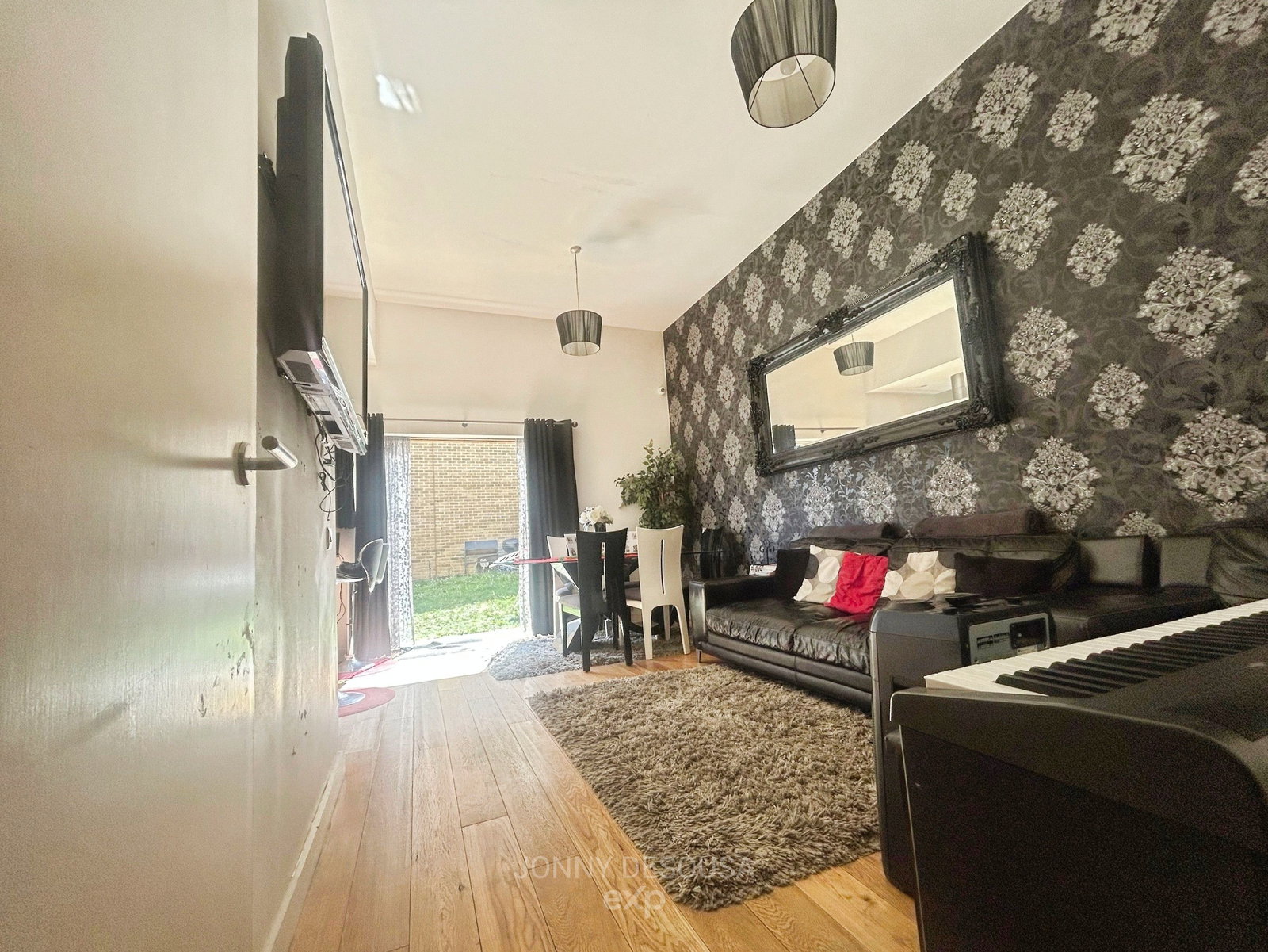 Semi Detached House in Harlow