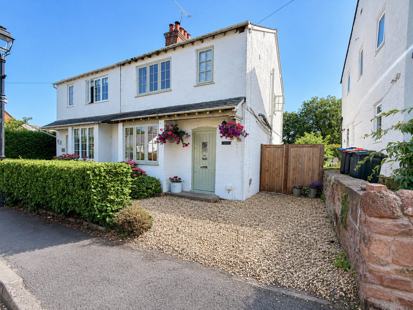 Semi Detached House in Neston