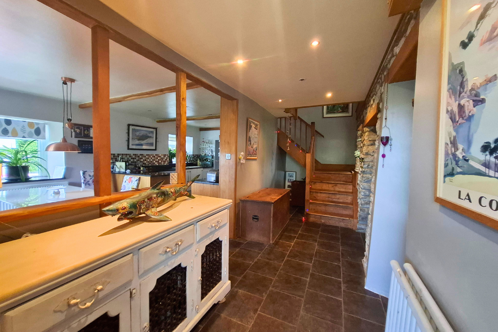 Detached House for sale in Llandeilo, Warren Cottage, Taliaris, Llandeilo, 2465 m²