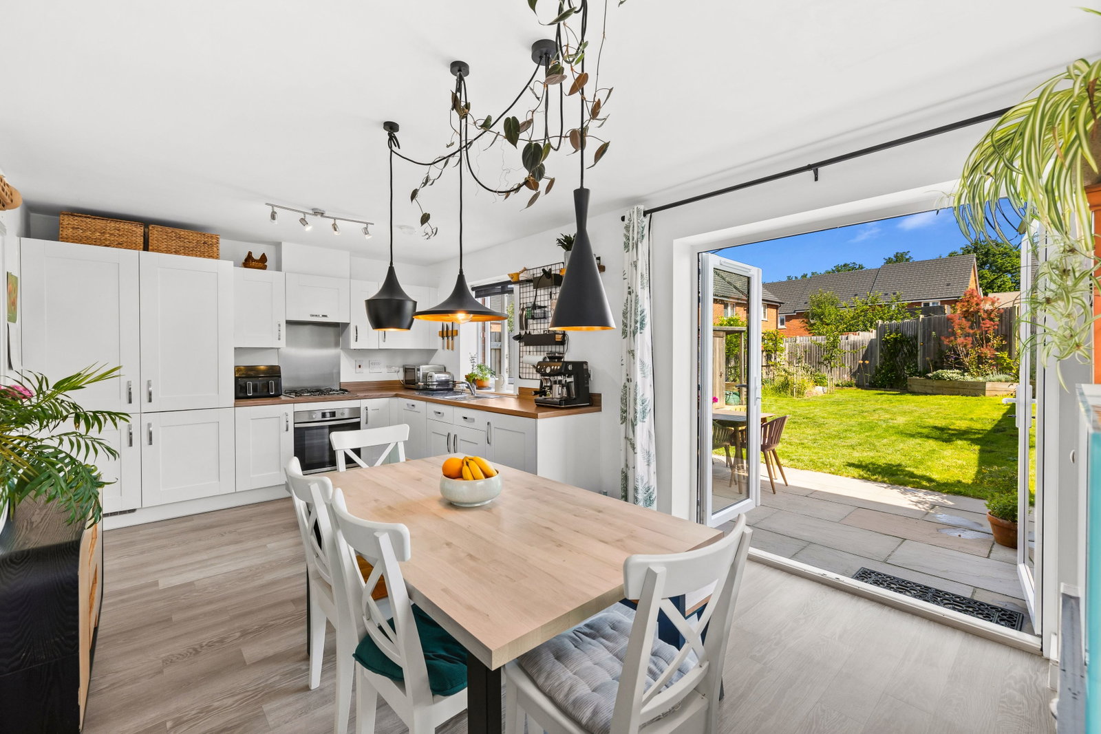 Semi Detached House in Haywards Heath 