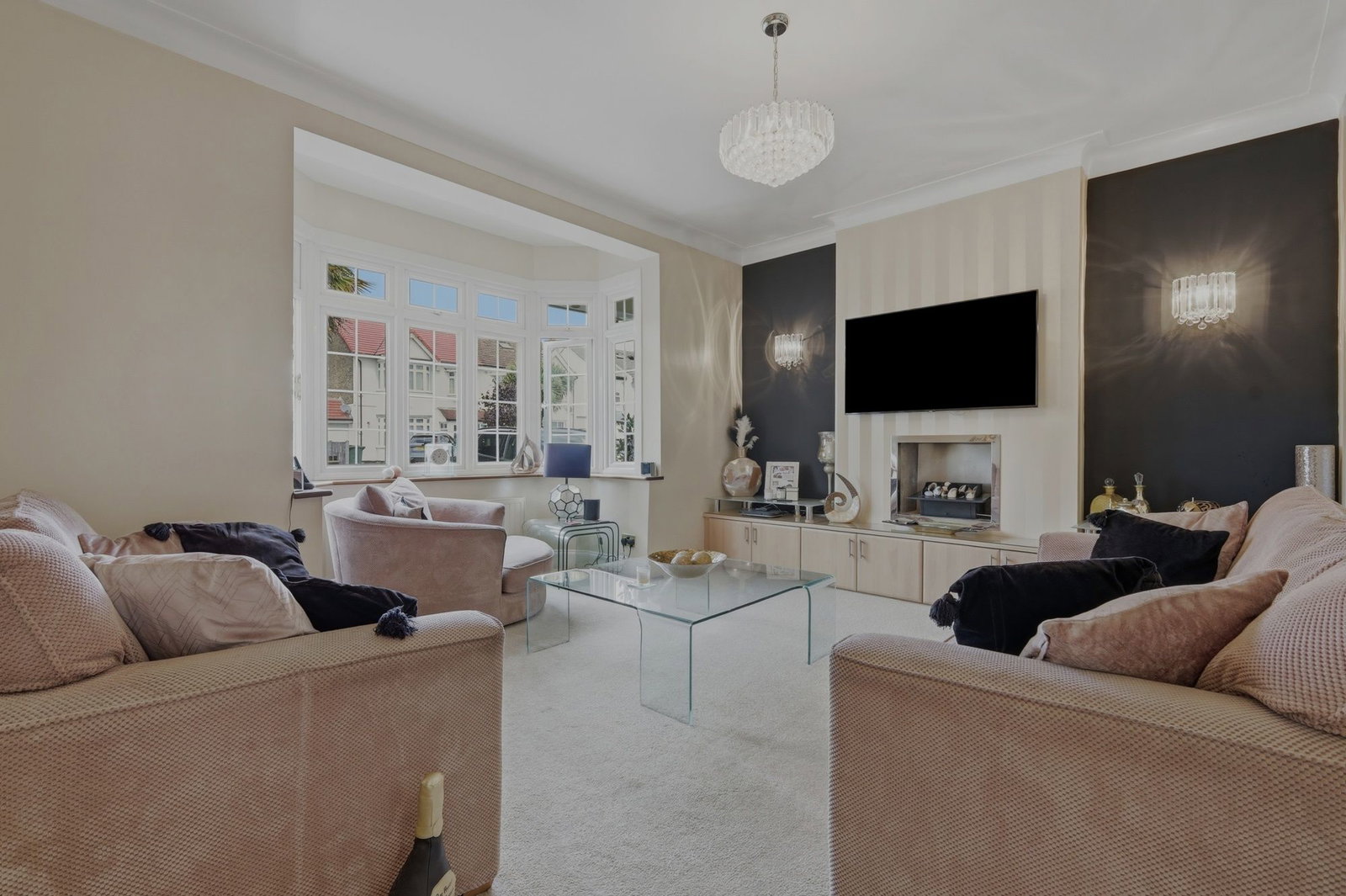 Semi Detached House in Romford