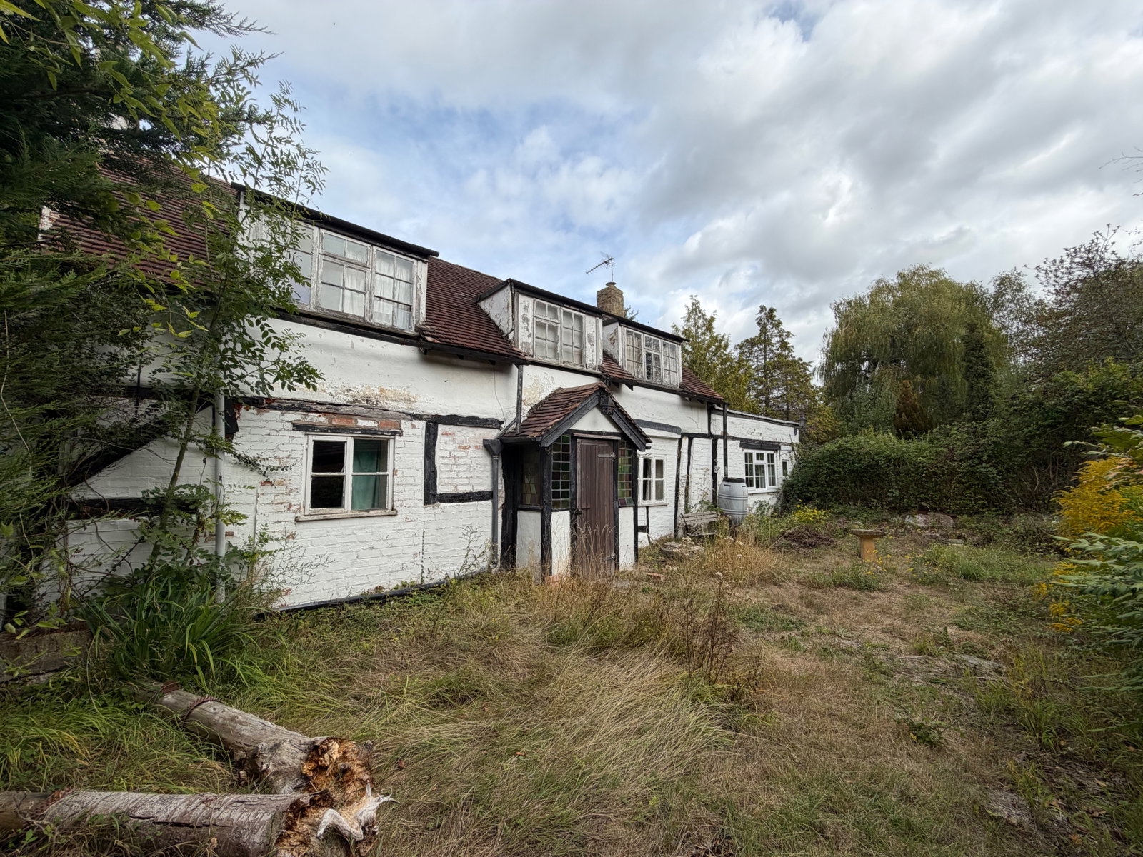 Detached House for sale in Stratford-upon-avon, The Slinget, Long Marston, 1183 m²