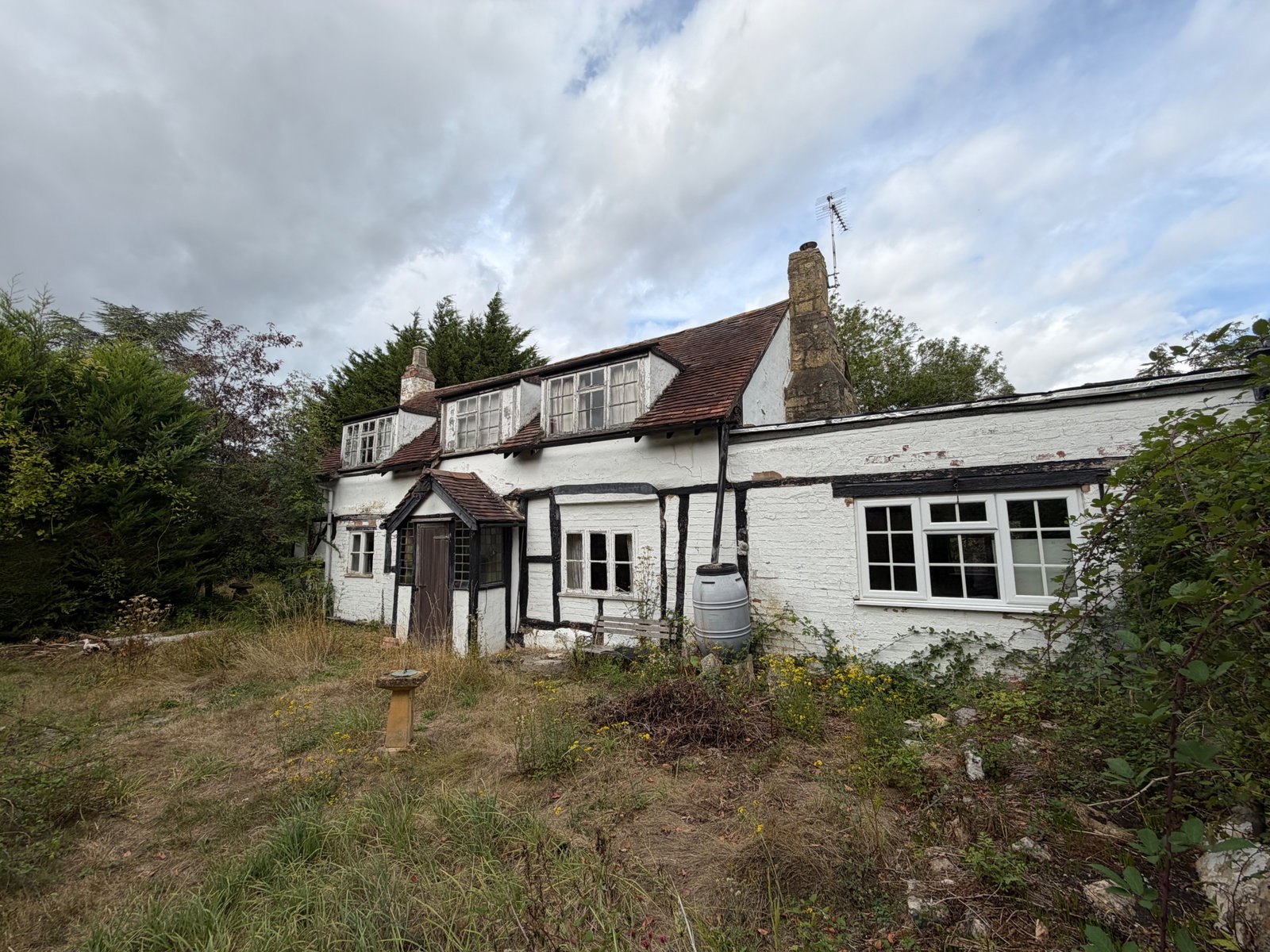 Detached House for sale in Stratford-upon-avon, The Slinget, Long Marston, 1183 m²