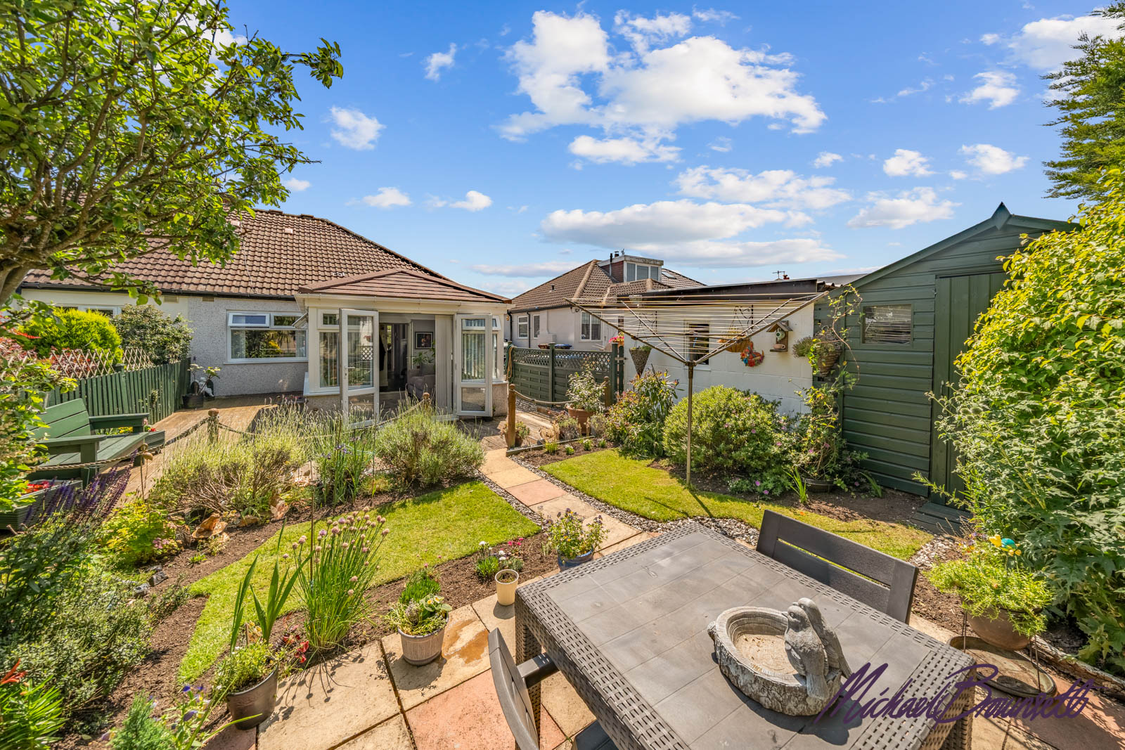 Semi Detached Bungalow for sale in Bradford, Southlands Avenue, Bradford, BD13 3BQ, 904 m²