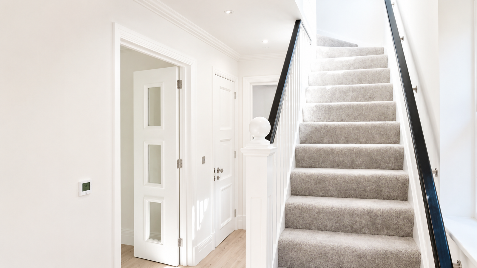 Semi Detached House in Enfield 5