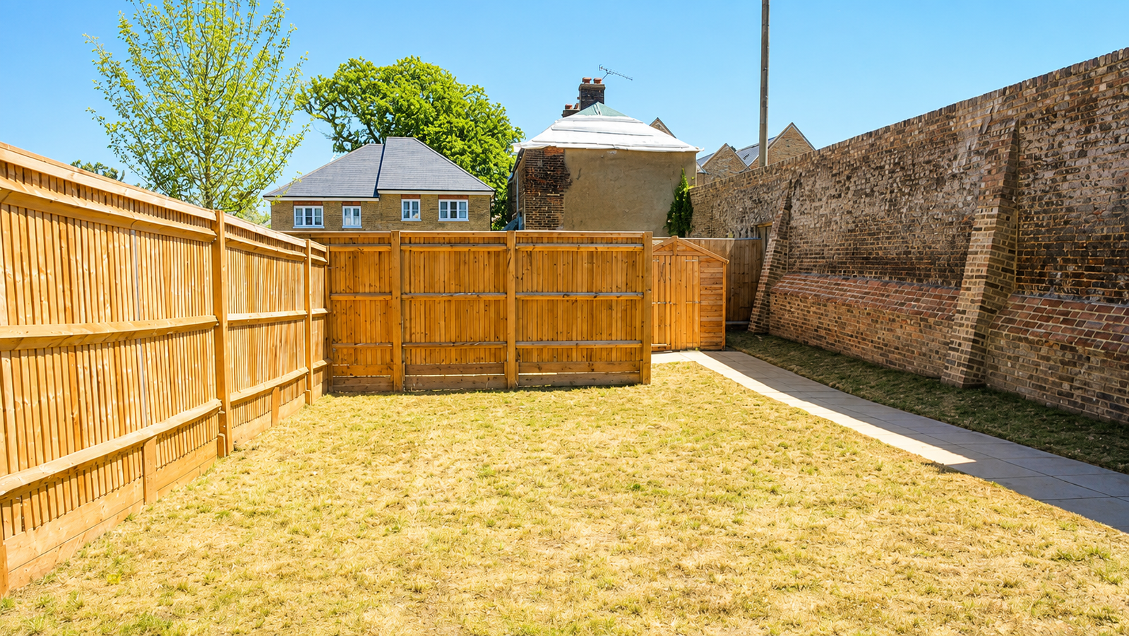 Semi Detached House in Enfield