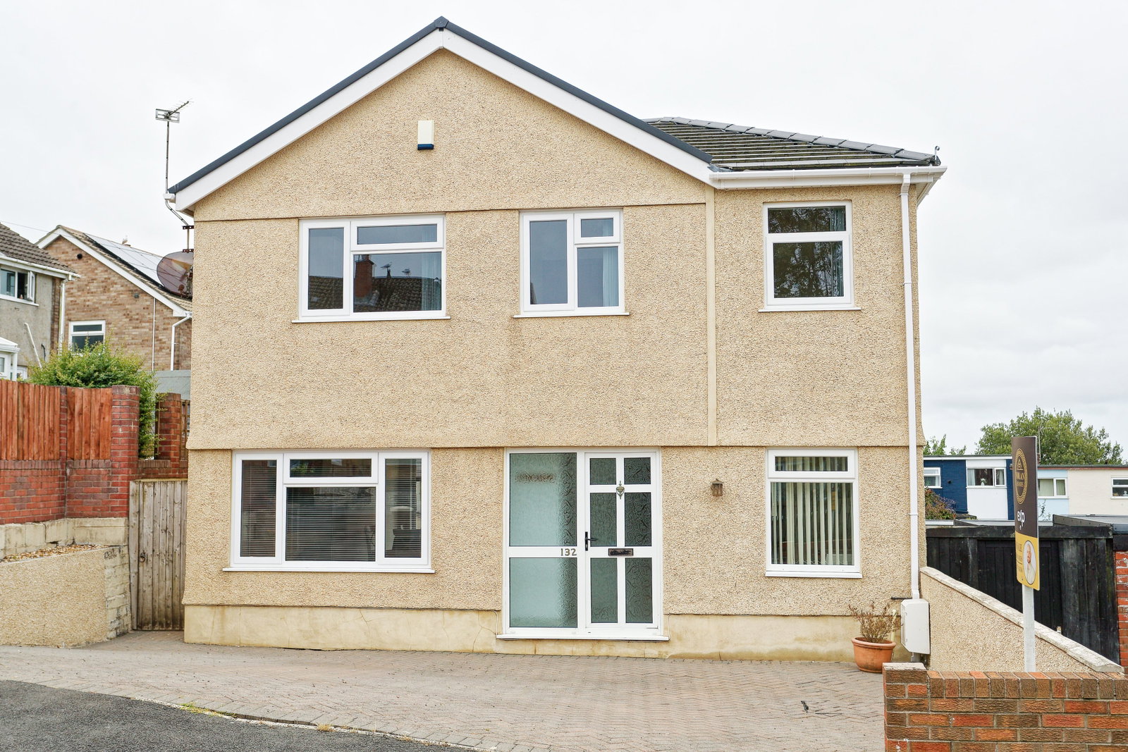 Detached House in Swansea