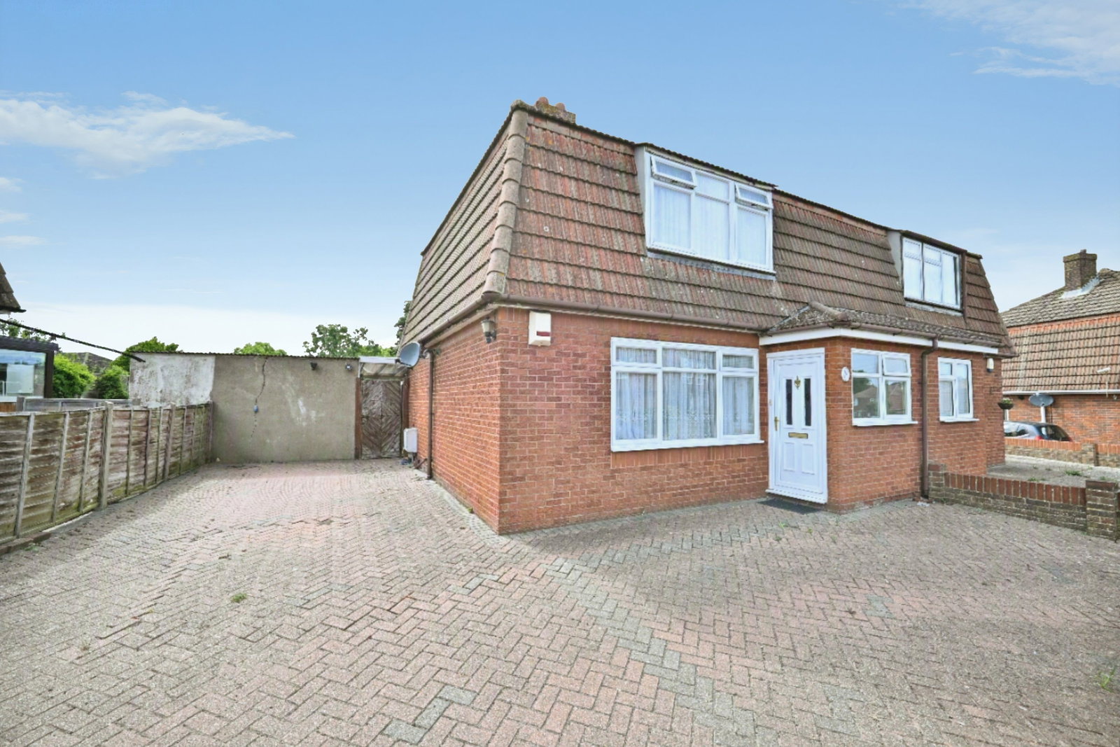 Semi Detached House in Rochester
