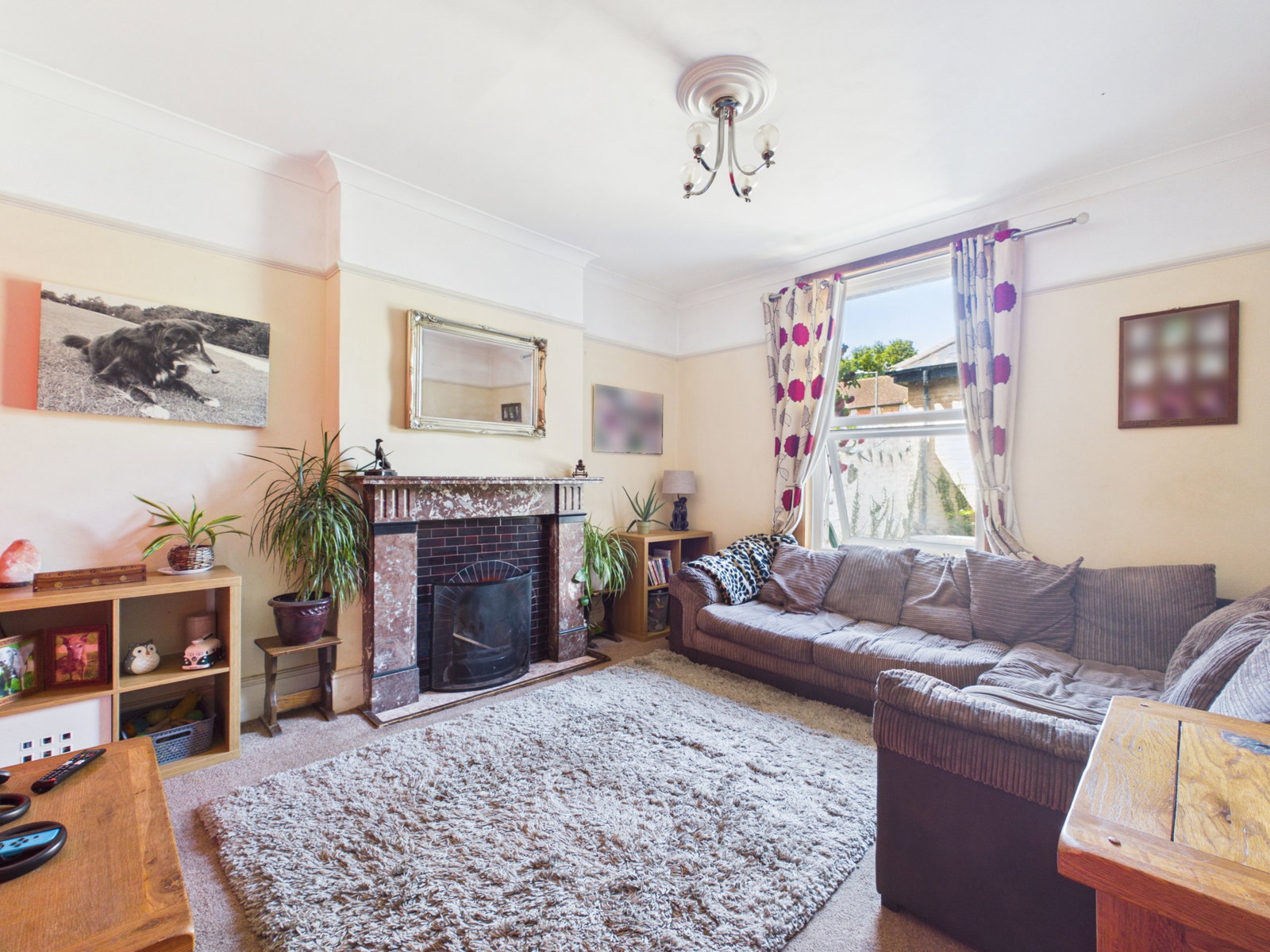 Detached House for sale in Rochester, High Street, Halling, Rochester, ME2