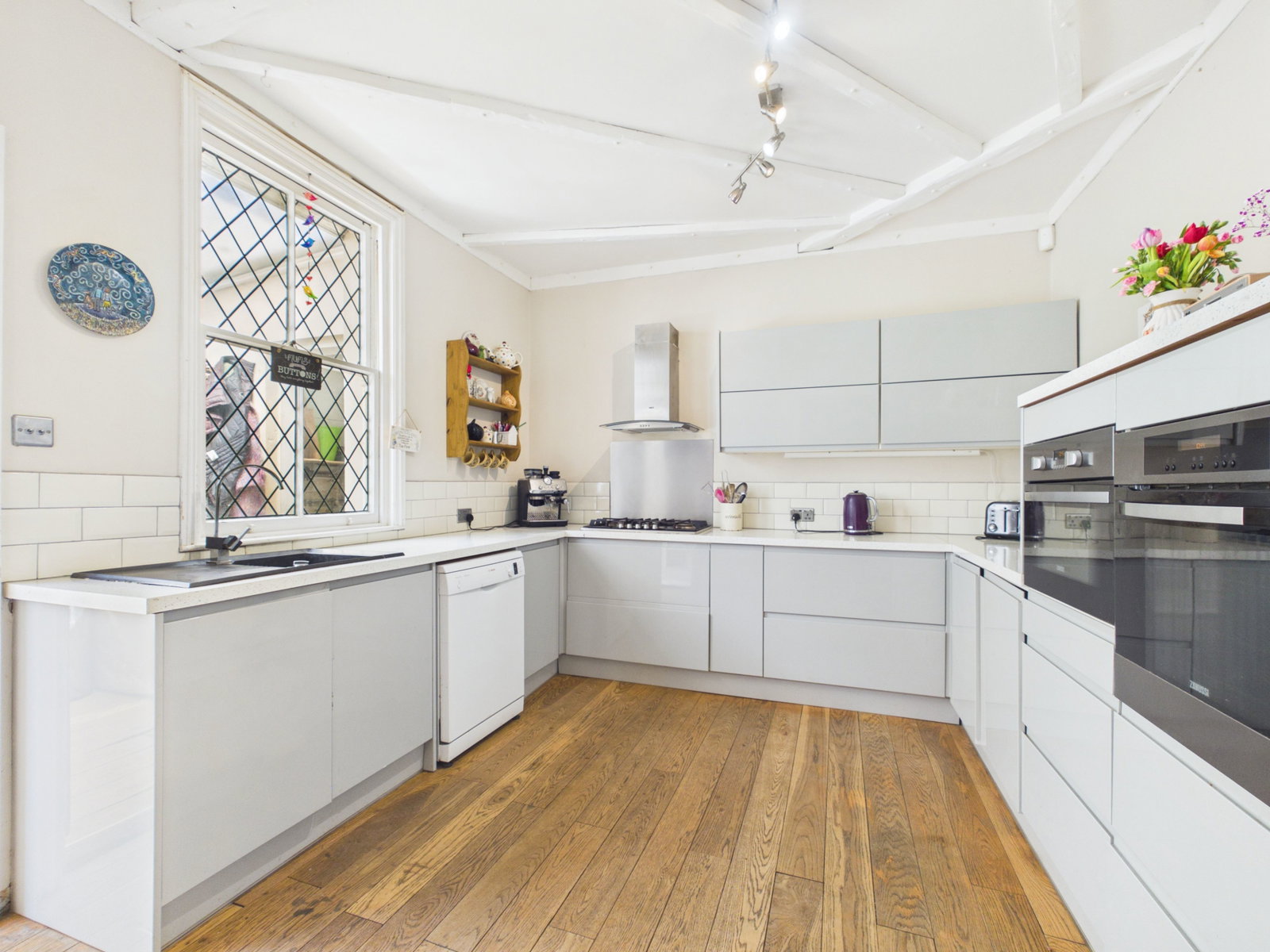 Detached House for sale in Rochester, High Street, Halling, Rochester, ME2