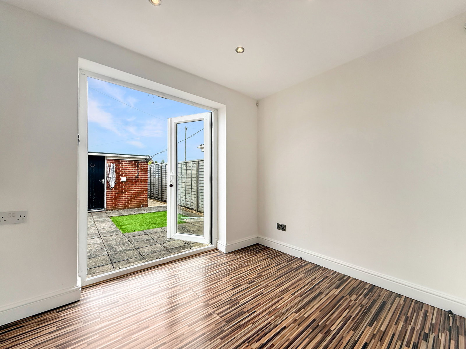 Semi Detached House for sale in Melksham, Berryfield Close, Melksham, SN12