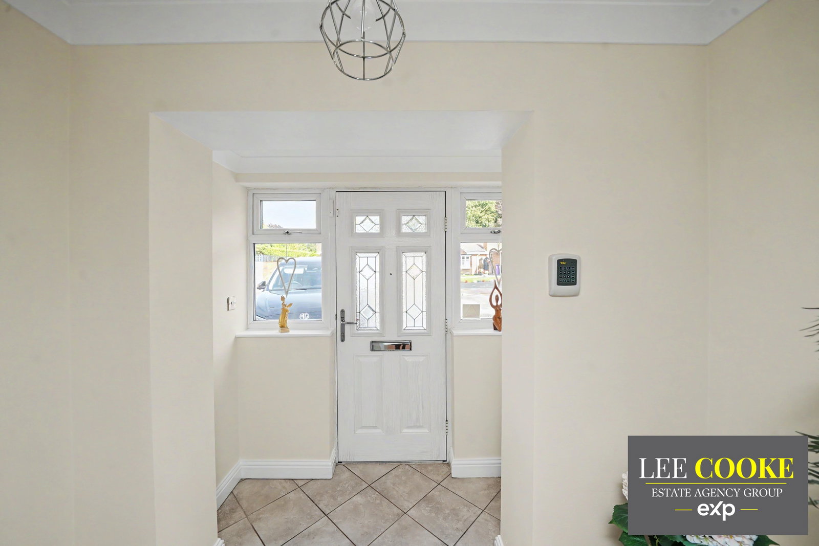 Semi Detached Bungalow for sale in Wolverhampton, Marklin Avenue, Oxley, Wolverhampton, WV10 6AE