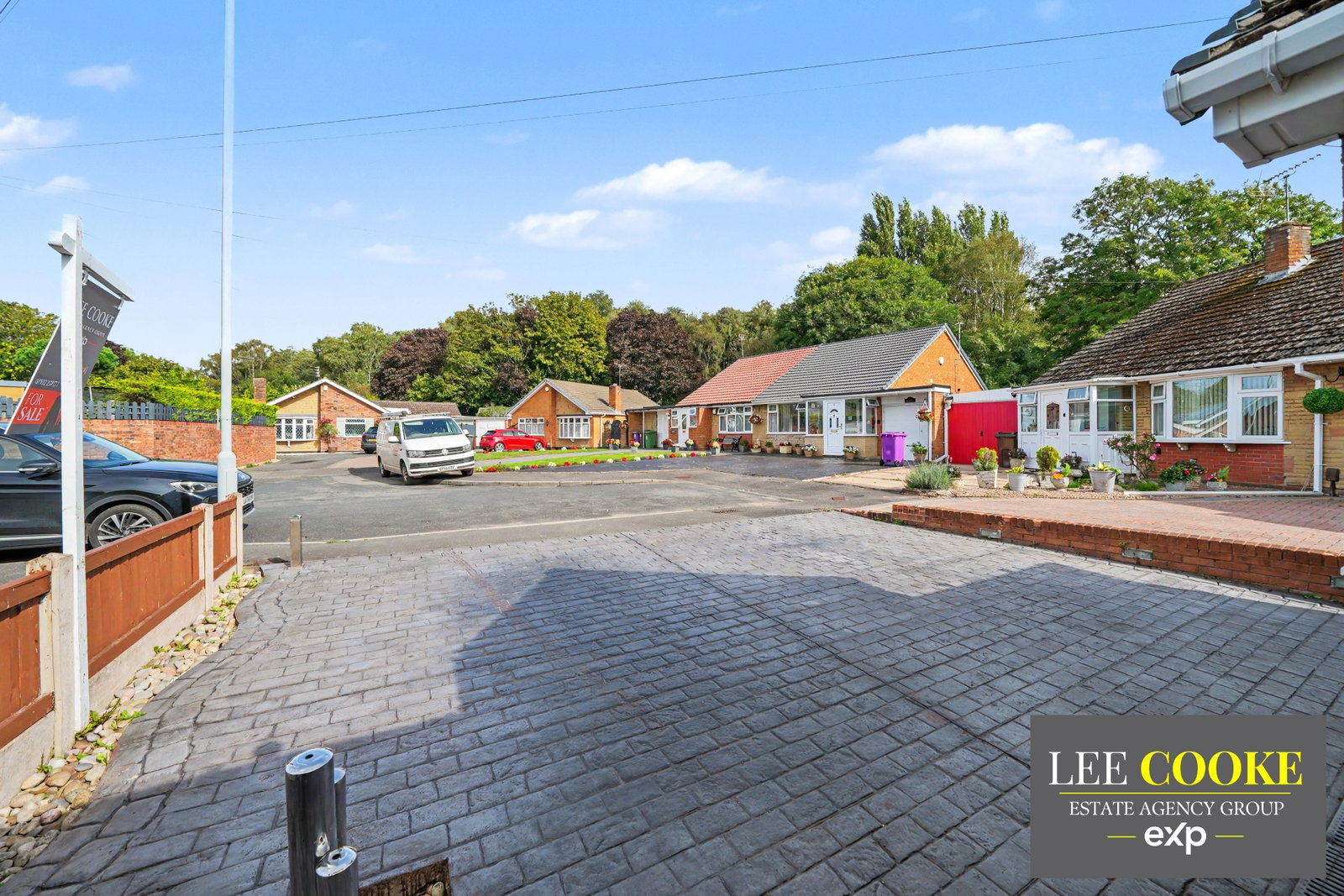 Semi Detached Bungalow for sale in Wolverhampton, Marklin Avenue, Oxley, Wolverhampton, WV10 6AE