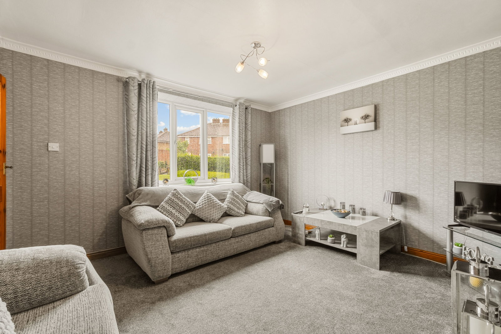 Semi Detached House in Brighouse