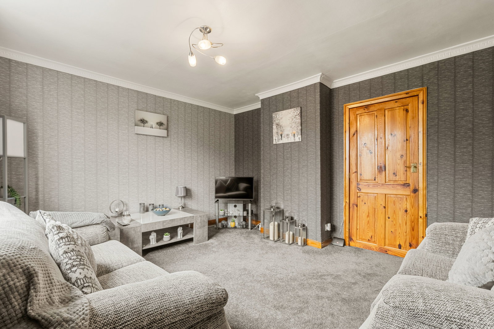 Semi Detached House in Brighouse