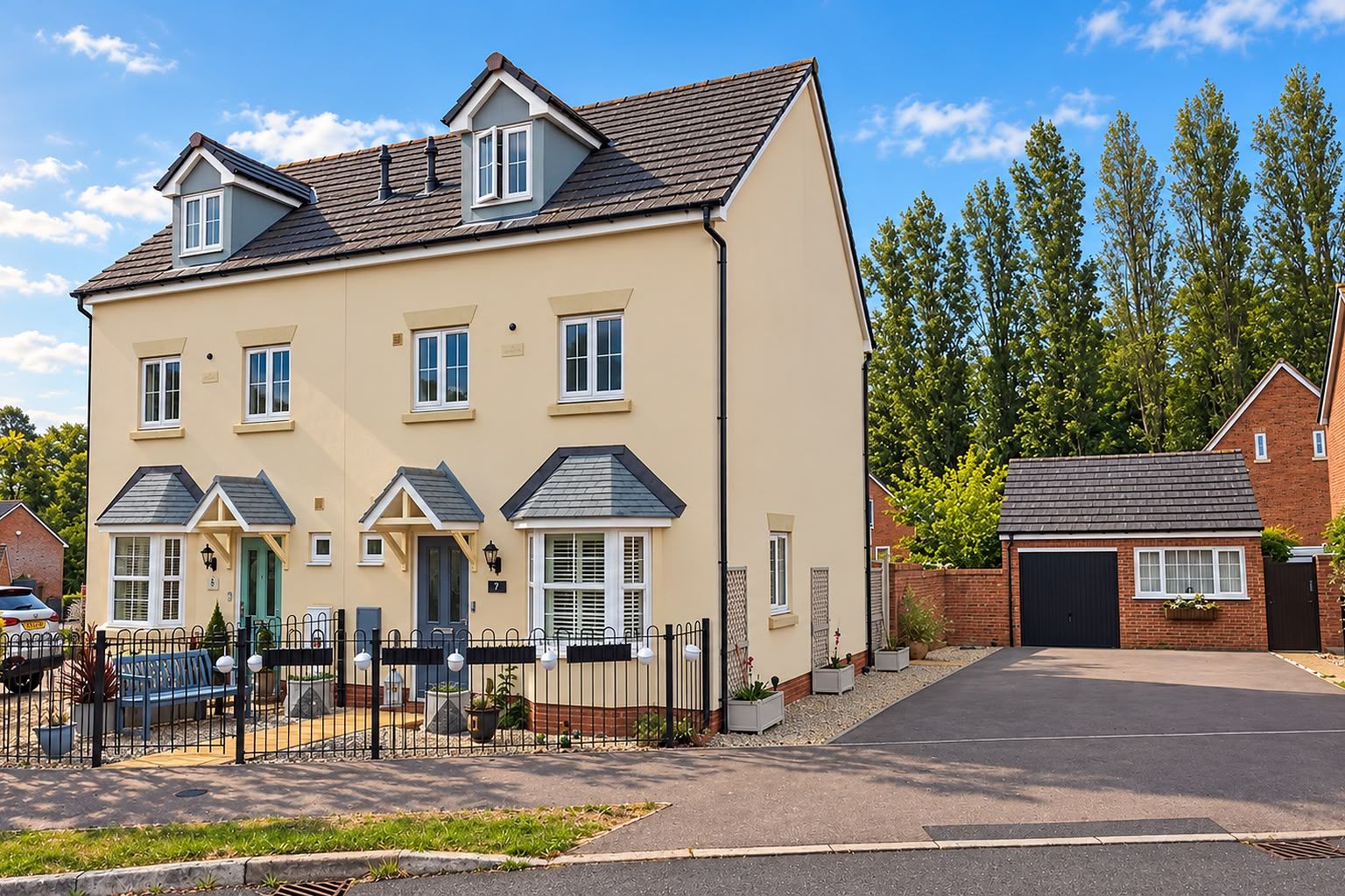 Semi Detached House for sale in Gloucester, Amport Lane Kingsway, Quedgeley, Gloucester, GL2 2GG