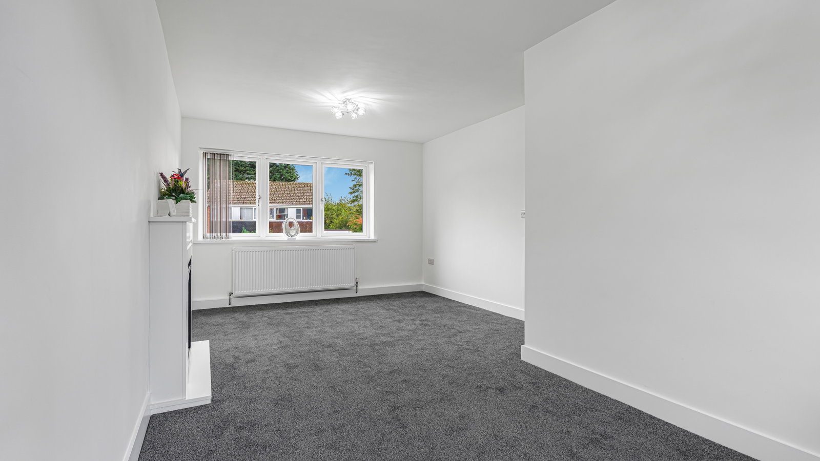 Semi Detached House for sale in Tamworth, 12 Lagonda, Tamworth, B77 2RY, 1012 m²