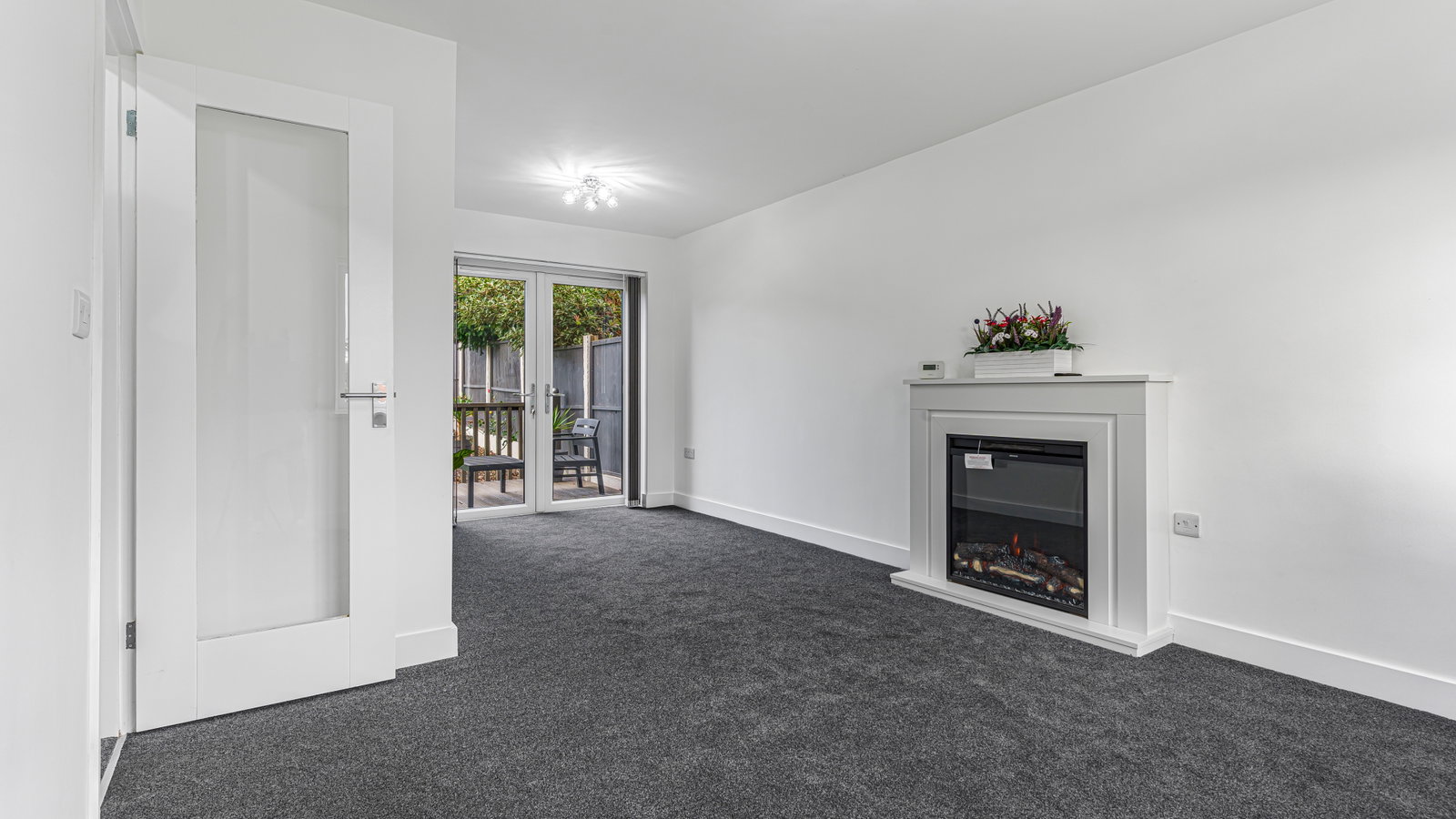 Semi Detached House for sale in Tamworth, 12 Lagonda, Tamworth, B77 2RY, 1012 m²