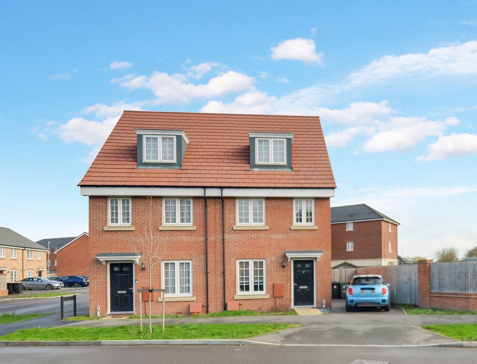 Semi Detached House in Houghton Regis