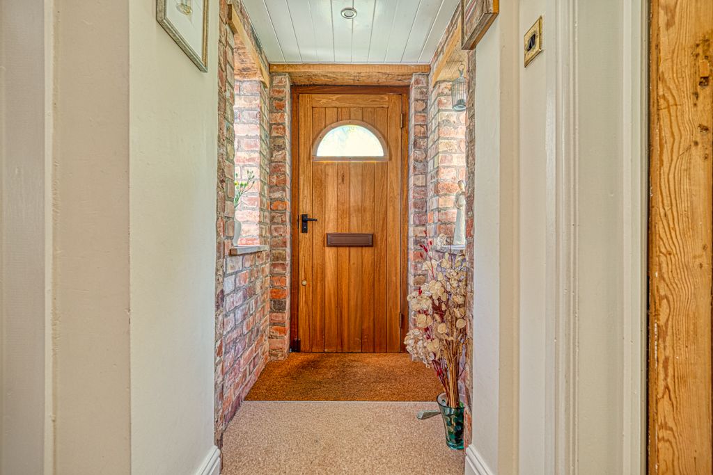 Detached House in Nottingham