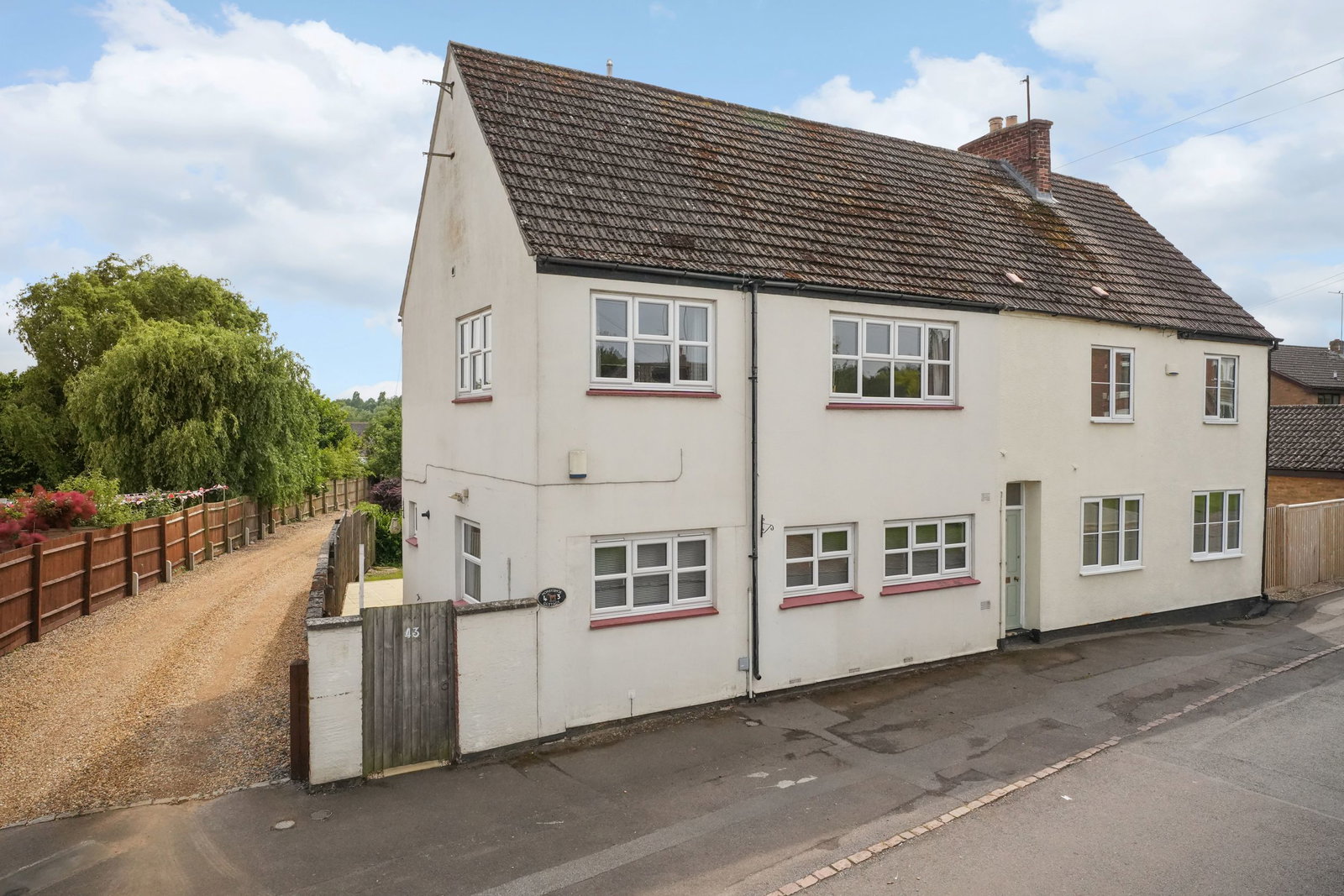 Semi Detached House in Northampton