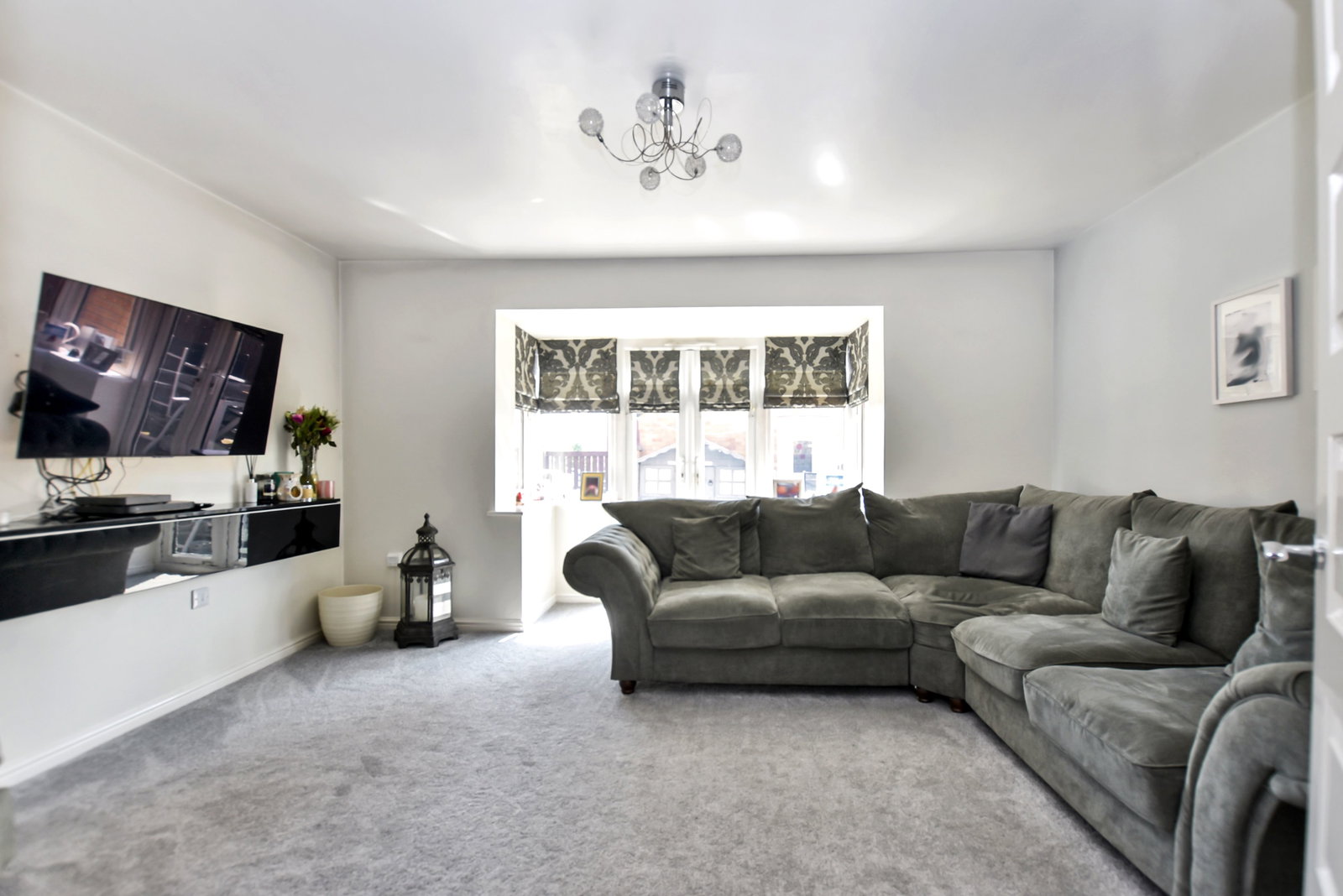 Semi Detached House in Wakefield