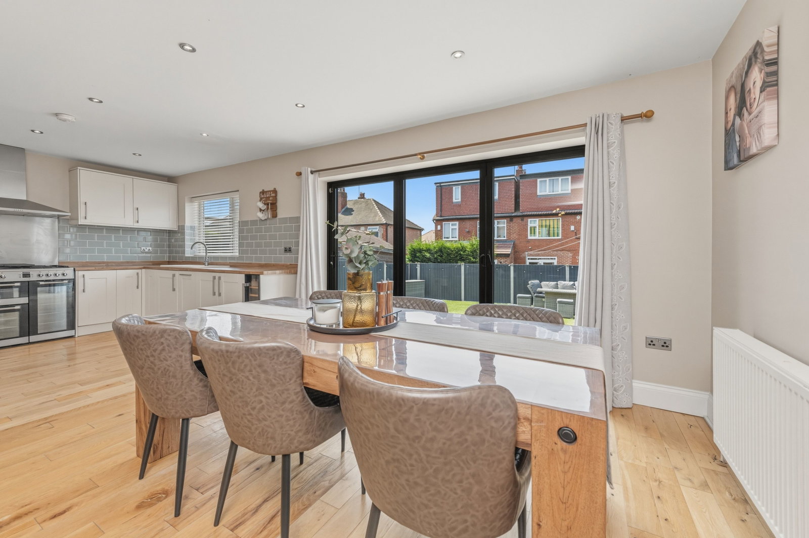 Semi Detached House in Leeds 5