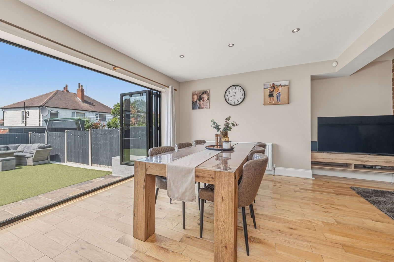 Semi Detached House in Leeds 4