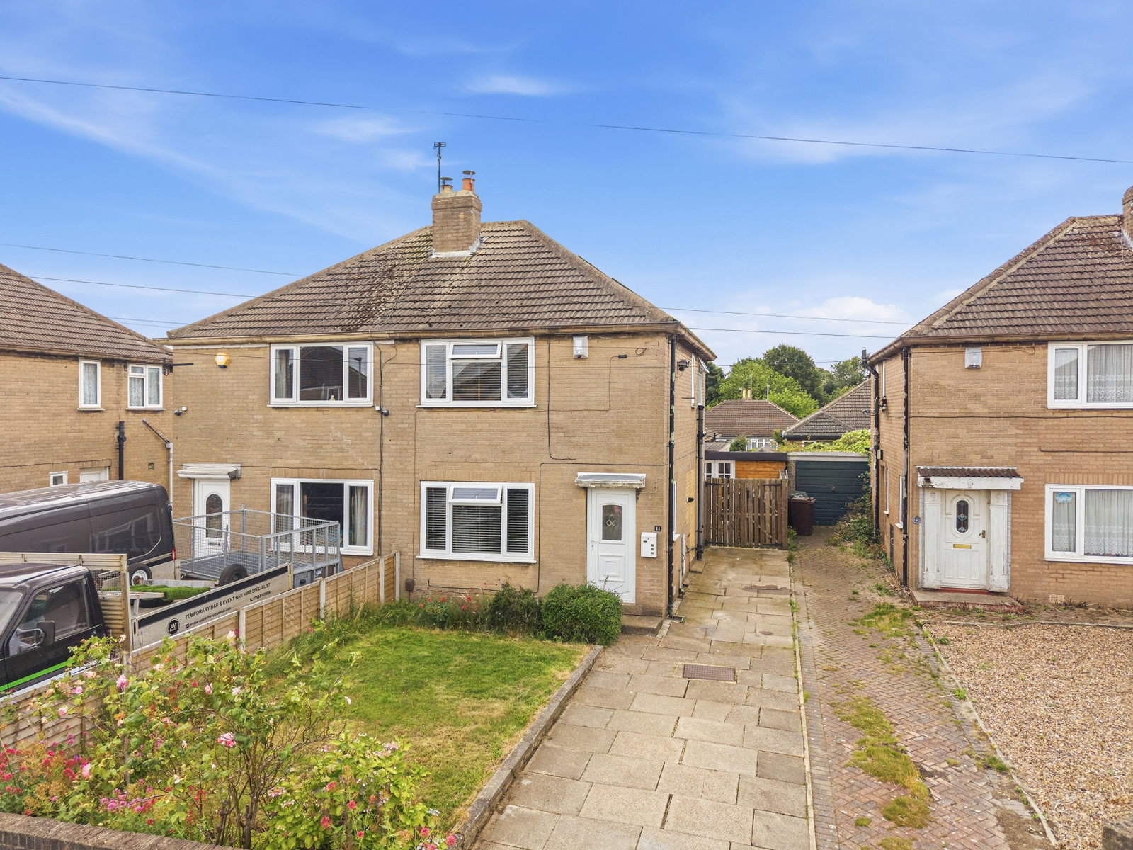 Semi Detached House for sale in Leeds, Lulworth View, Austhorpe, Leeds, LS15 8PG, 841 m²