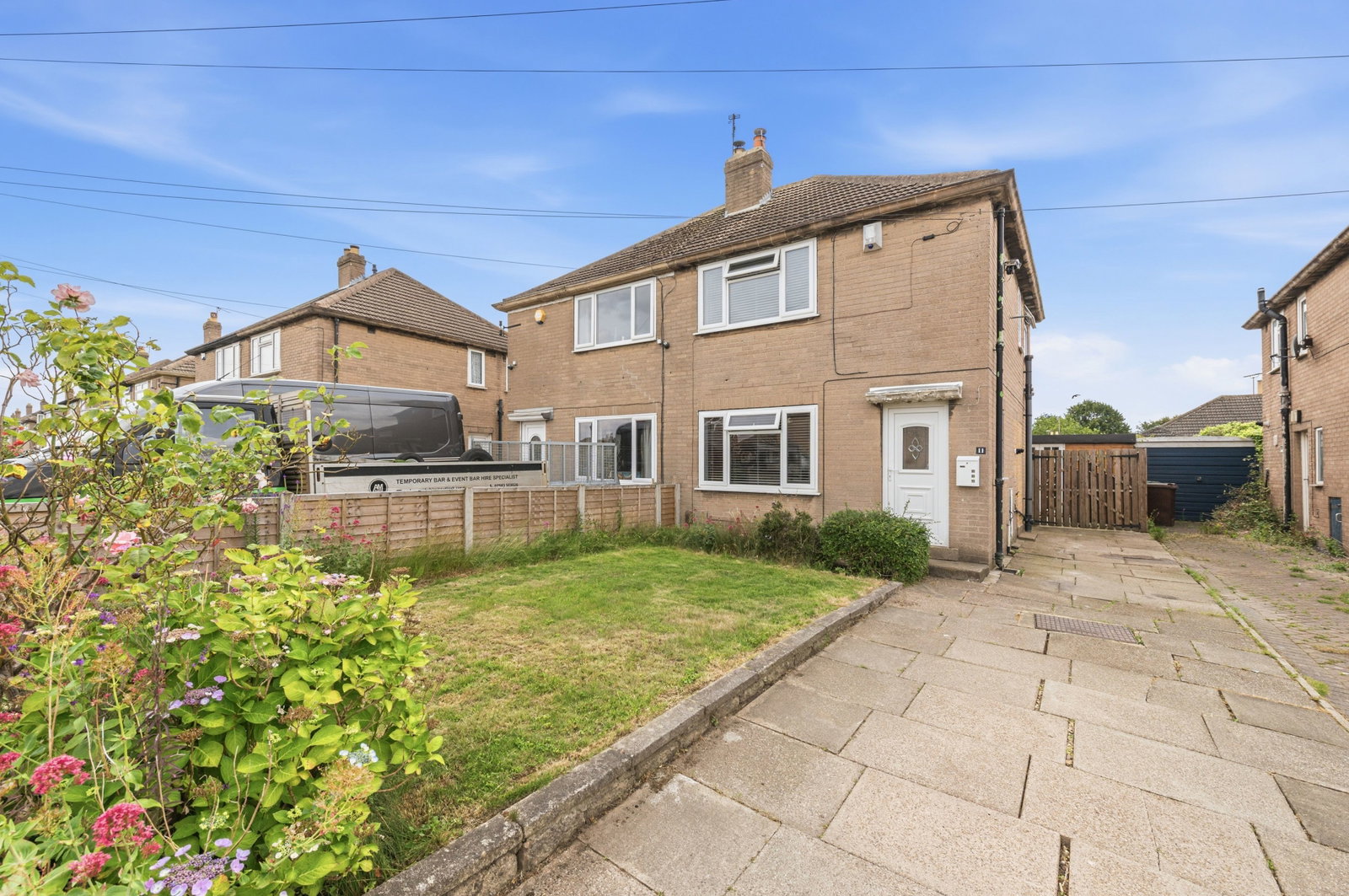 Semi Detached House for sale in Leeds, Lulworth View, Austhorpe, Leeds, LS15 8PG, 841 m²